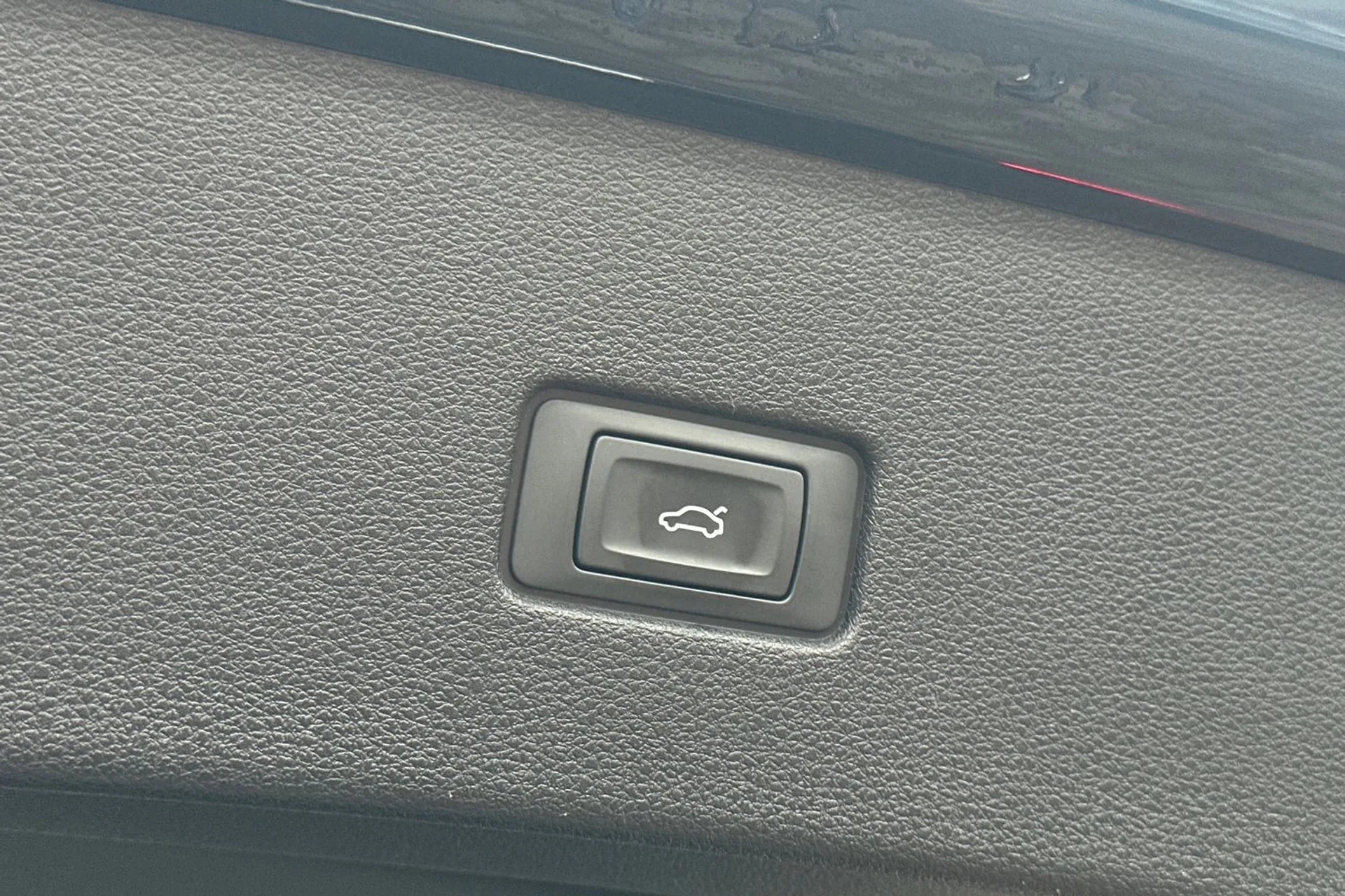Audi Q8 thumbnail image number 16