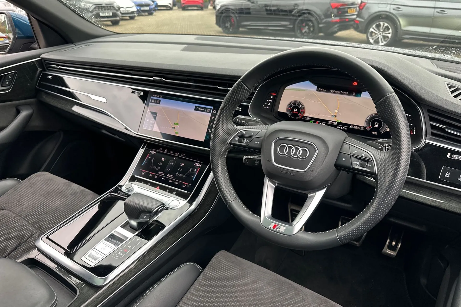 Audi Q8 thumbnail image number 32