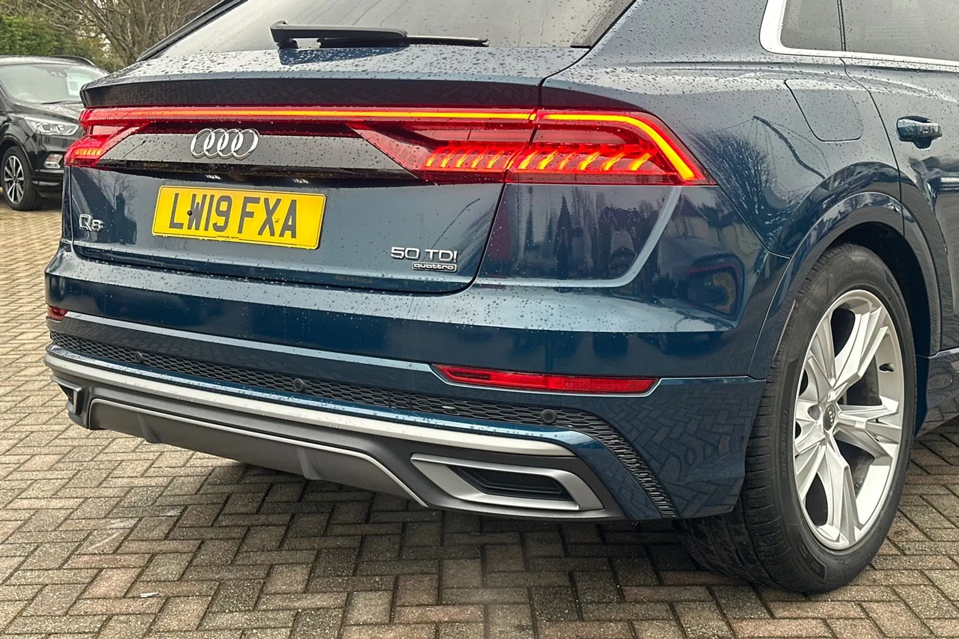 Audi Q8 thumbnail image number 24