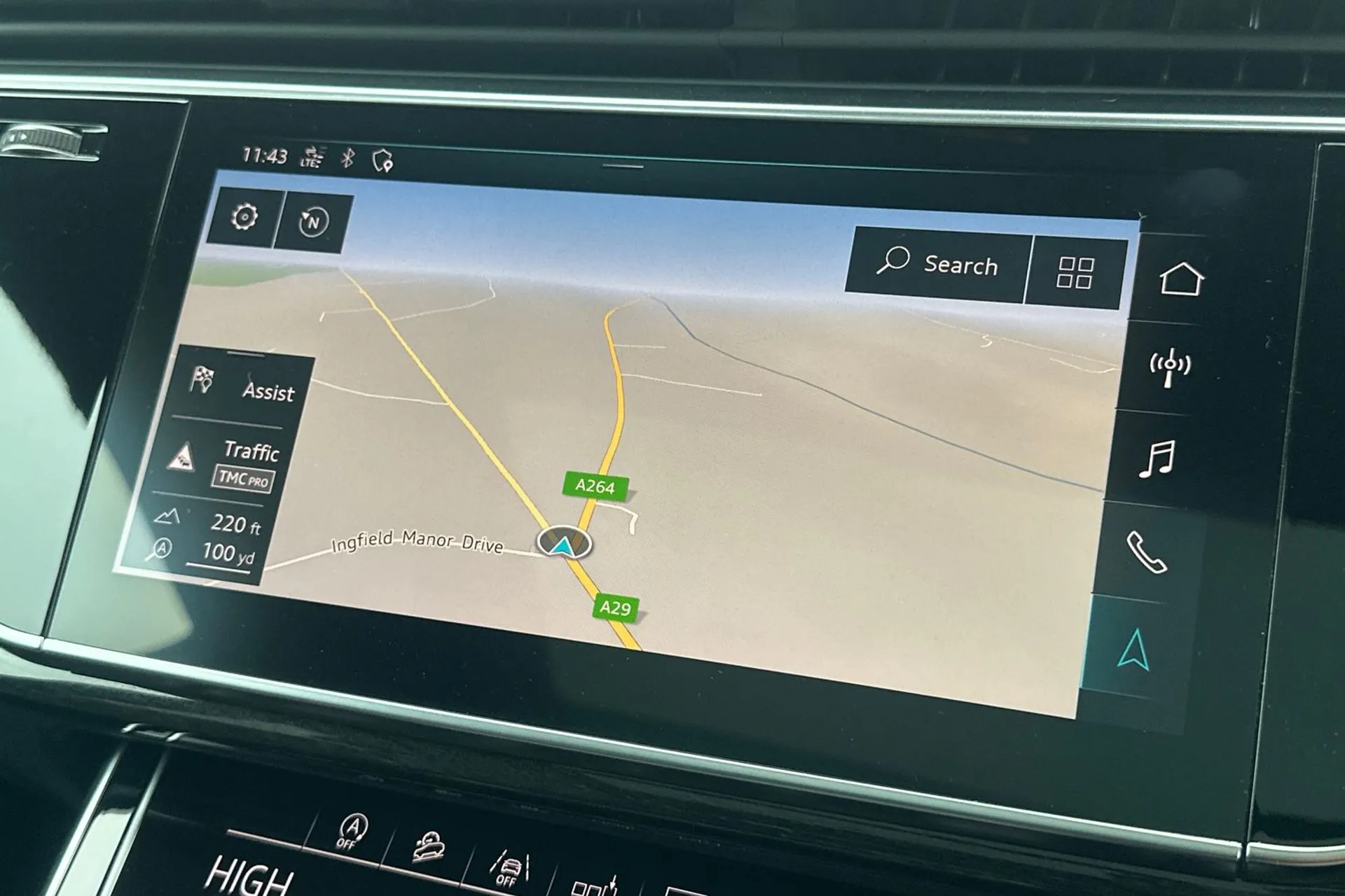 Audi Q8 thumbnail image number 11