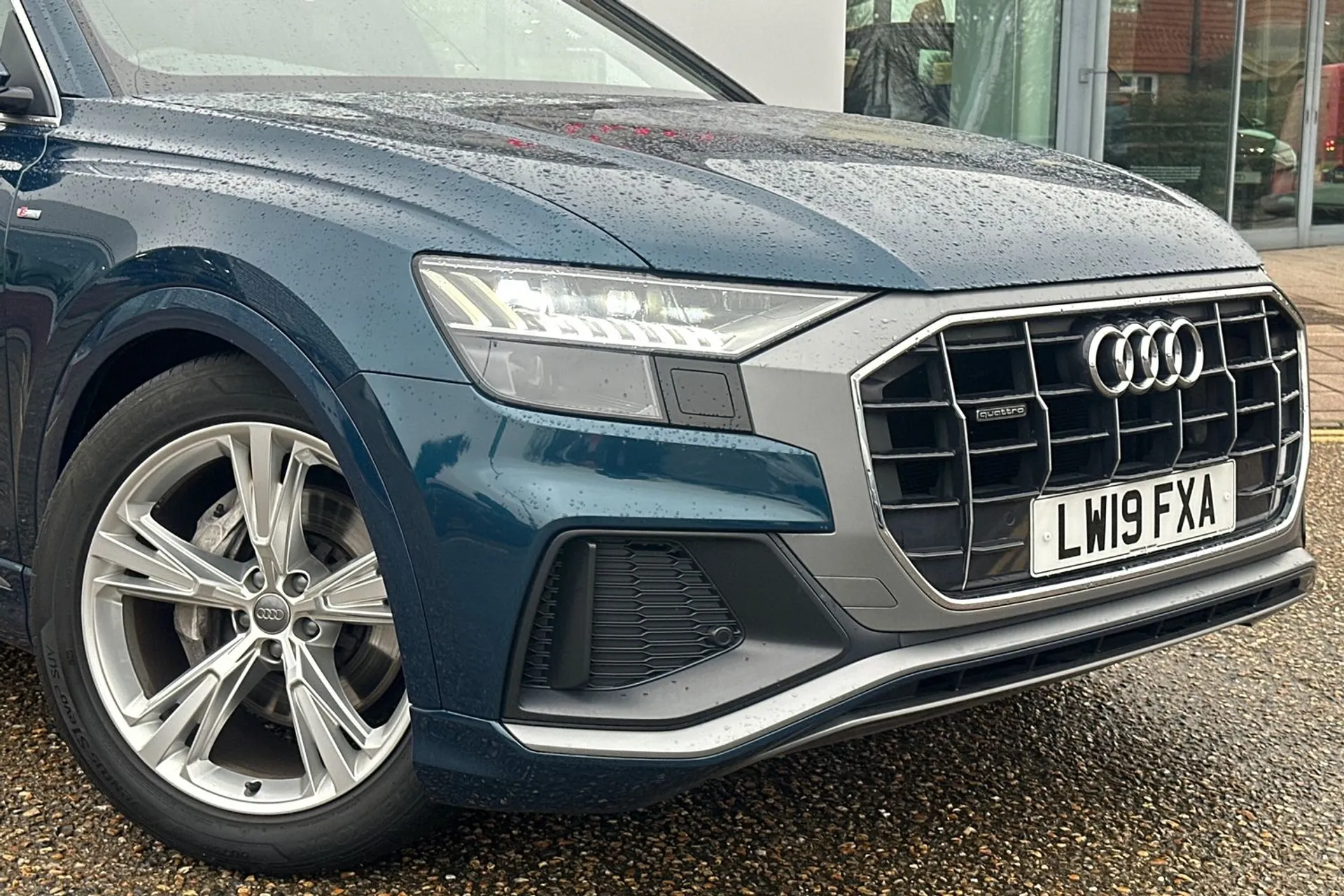 Audi Q8 thumbnail image number 17