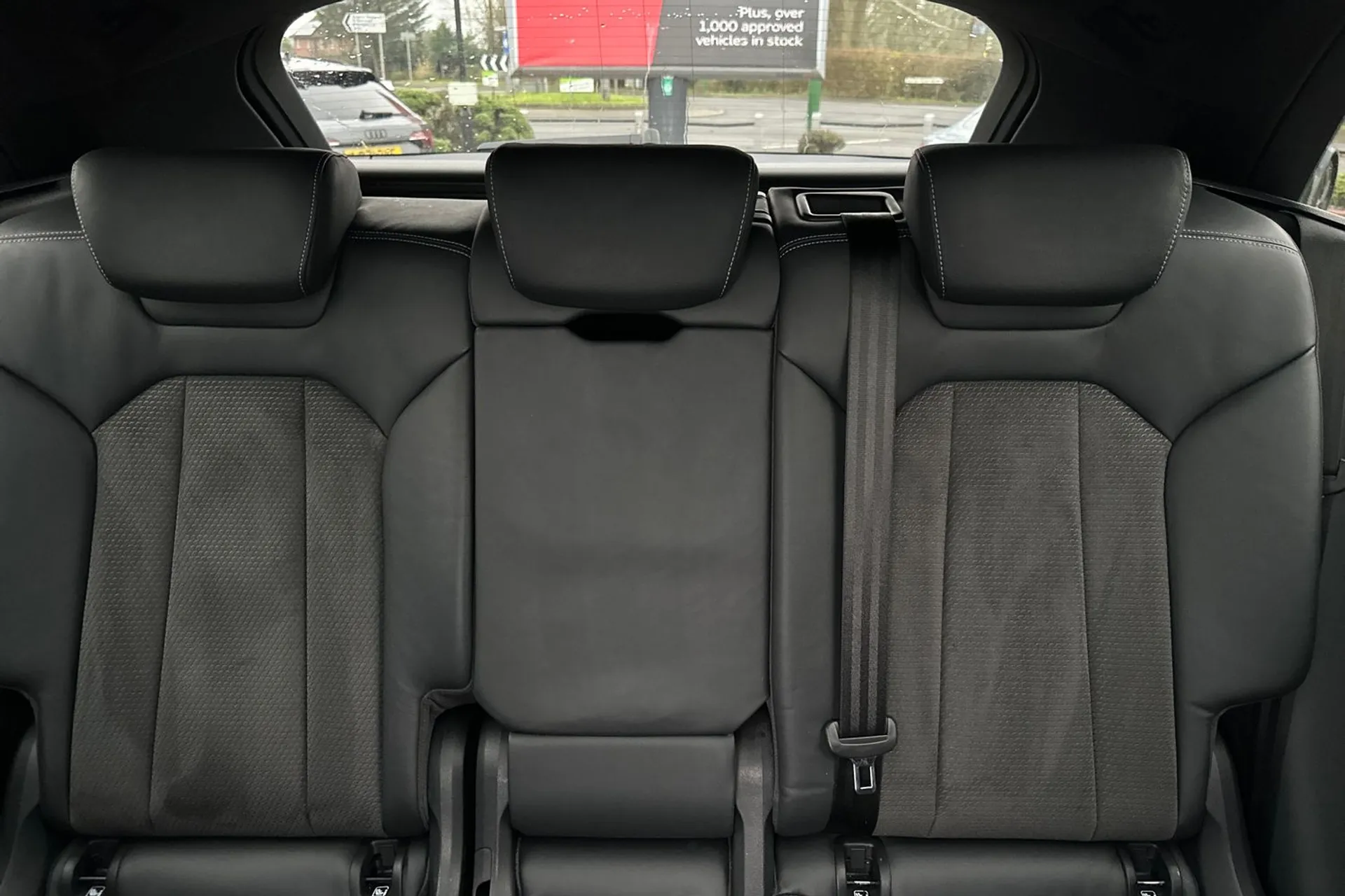 Audi Q8 thumbnail image number 9