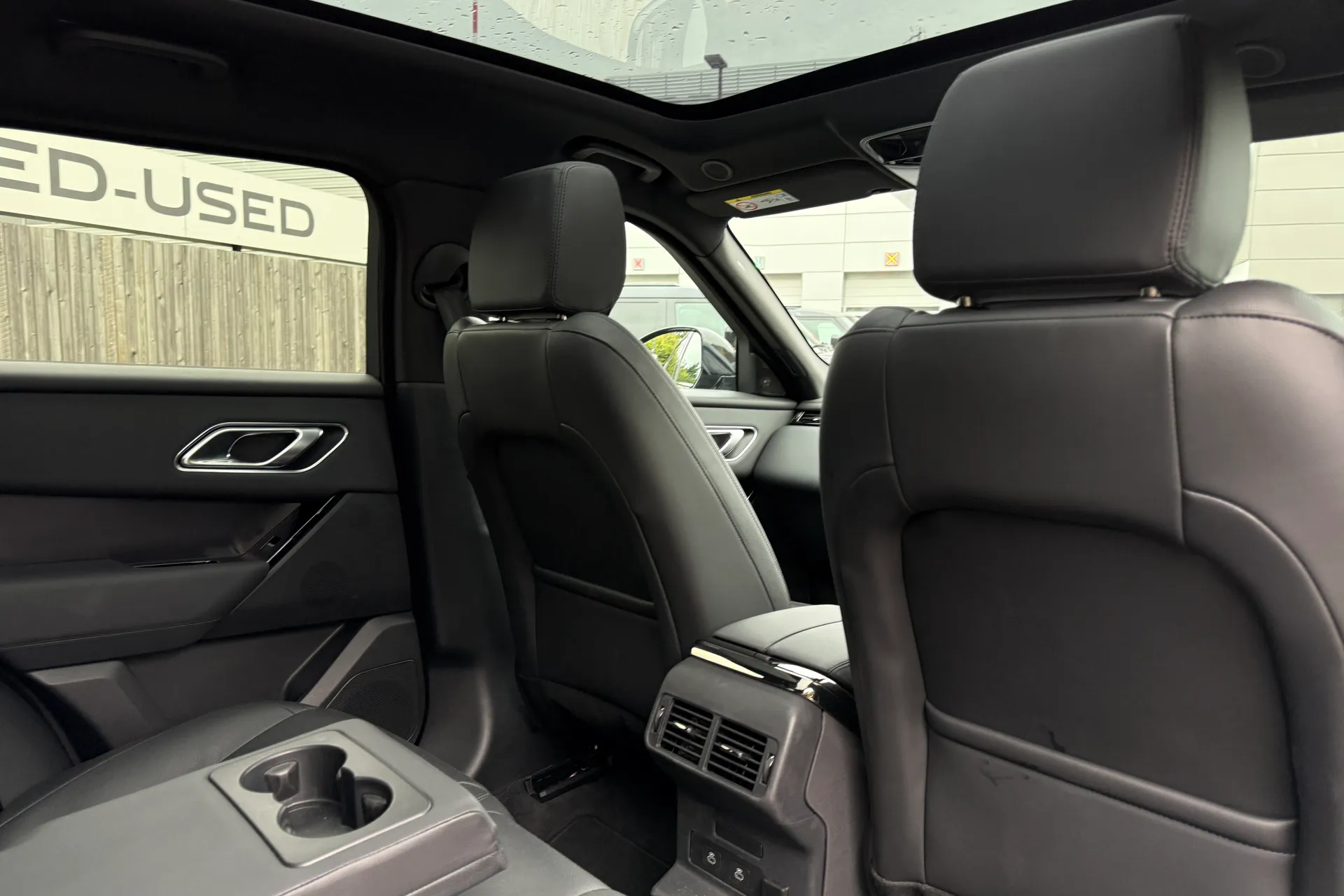 LAND ROVER RANGE ROVER VELAR thumbnail image number 42
