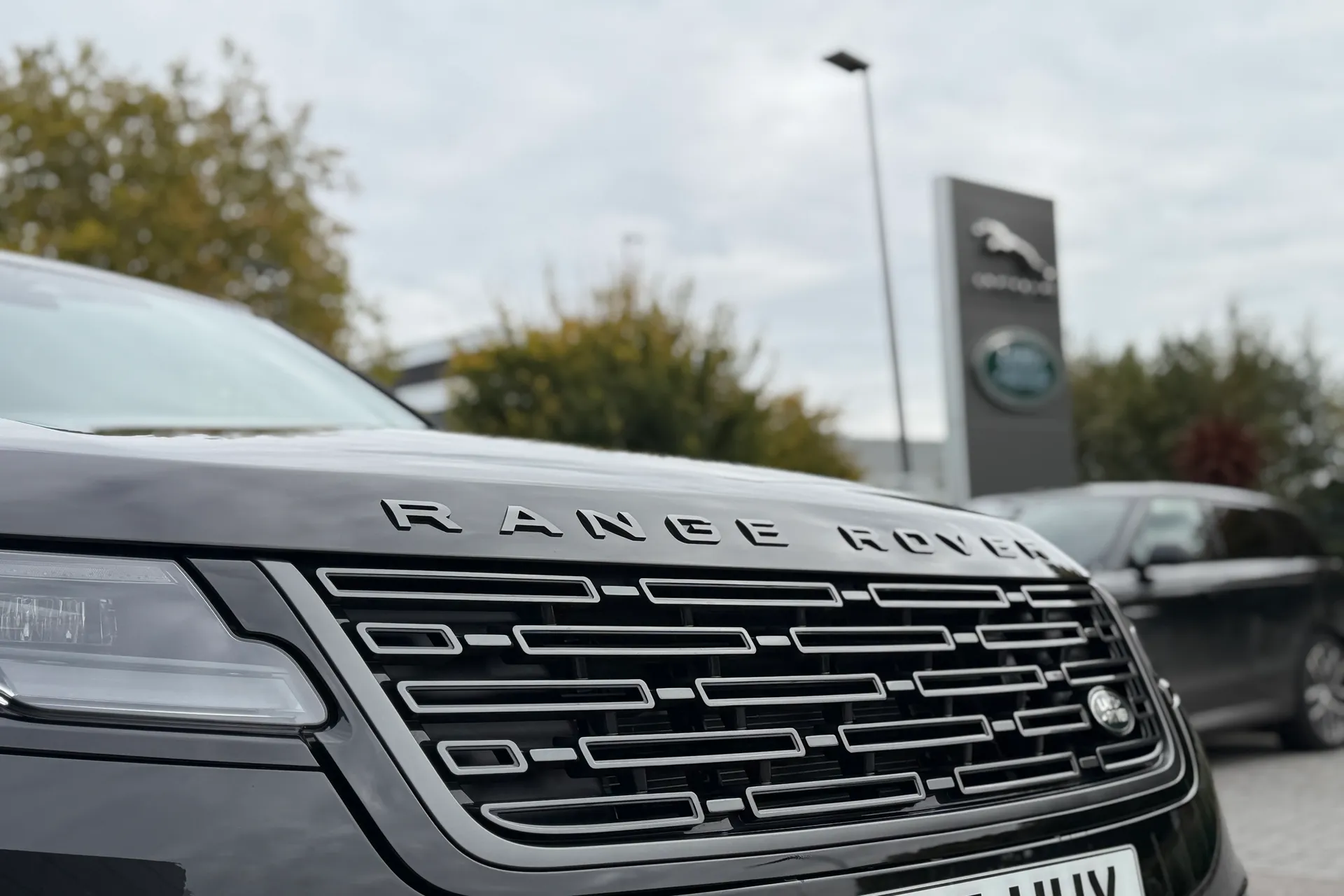 LAND ROVER RANGE ROVER VELAR thumbnail image number 11