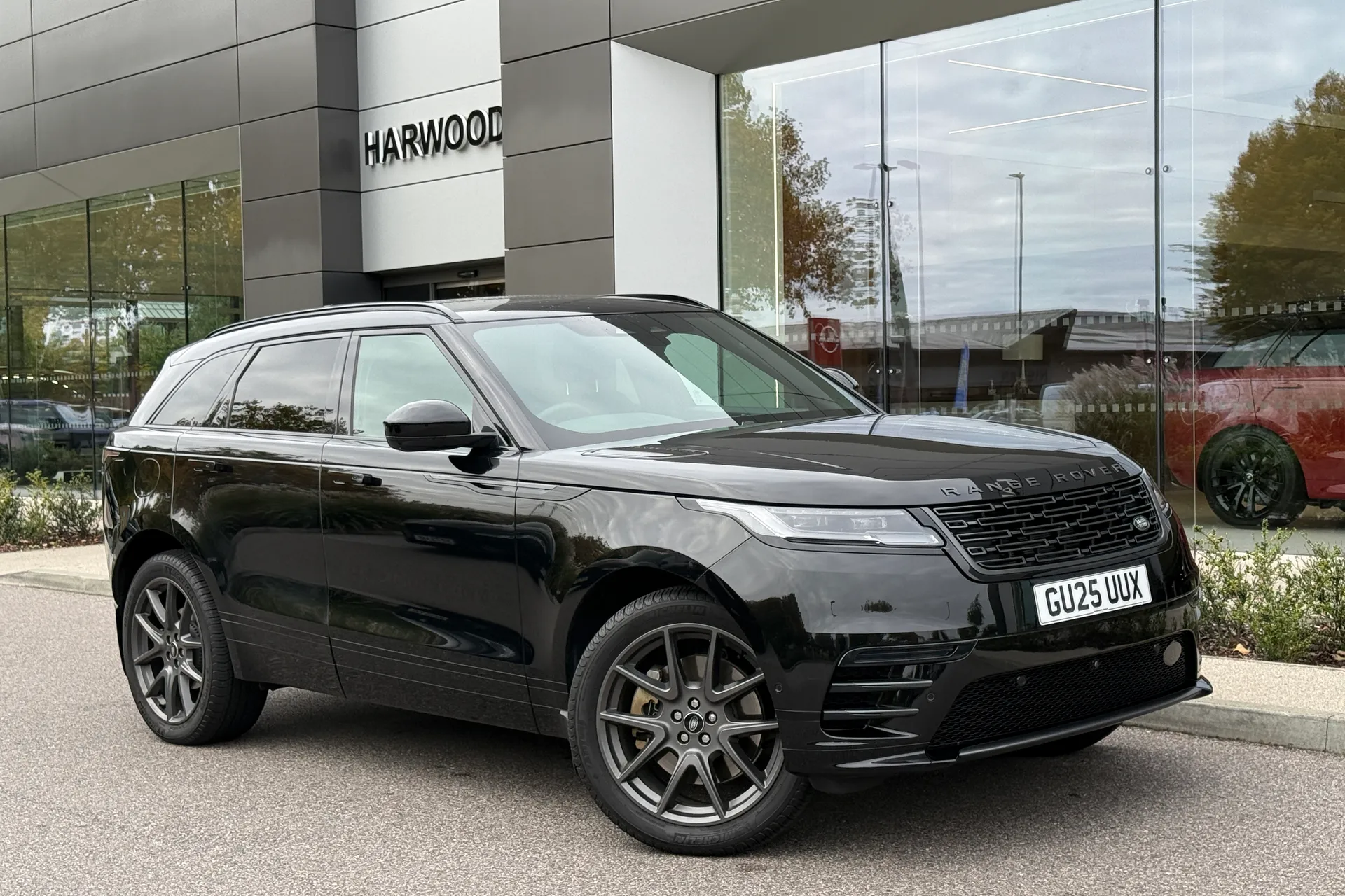 LAND ROVER RANGE ROVER VELAR focused image