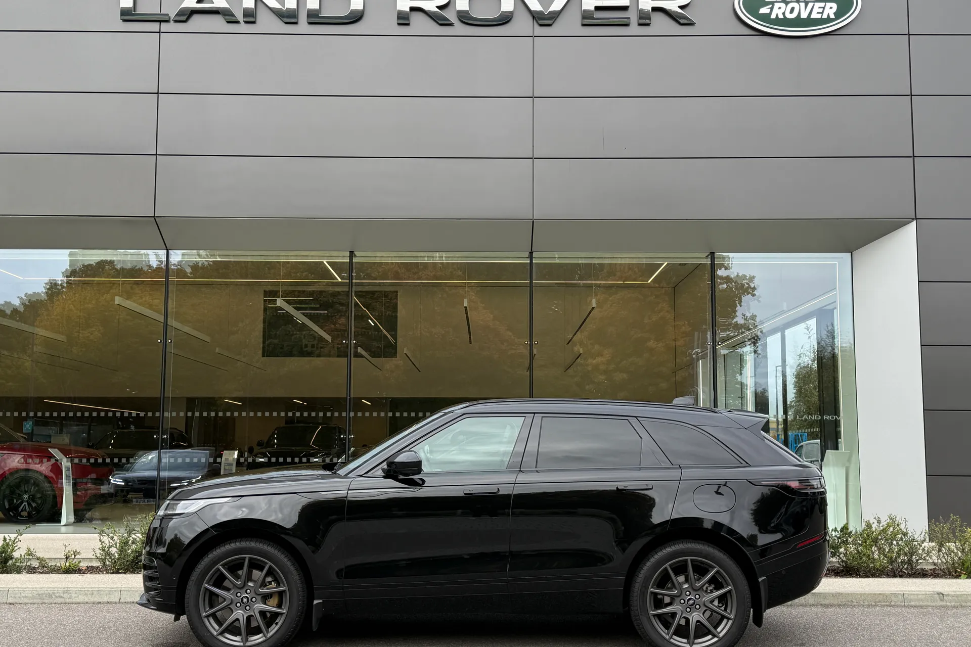 LAND ROVER RANGE ROVER VELAR thumbnail image number 9