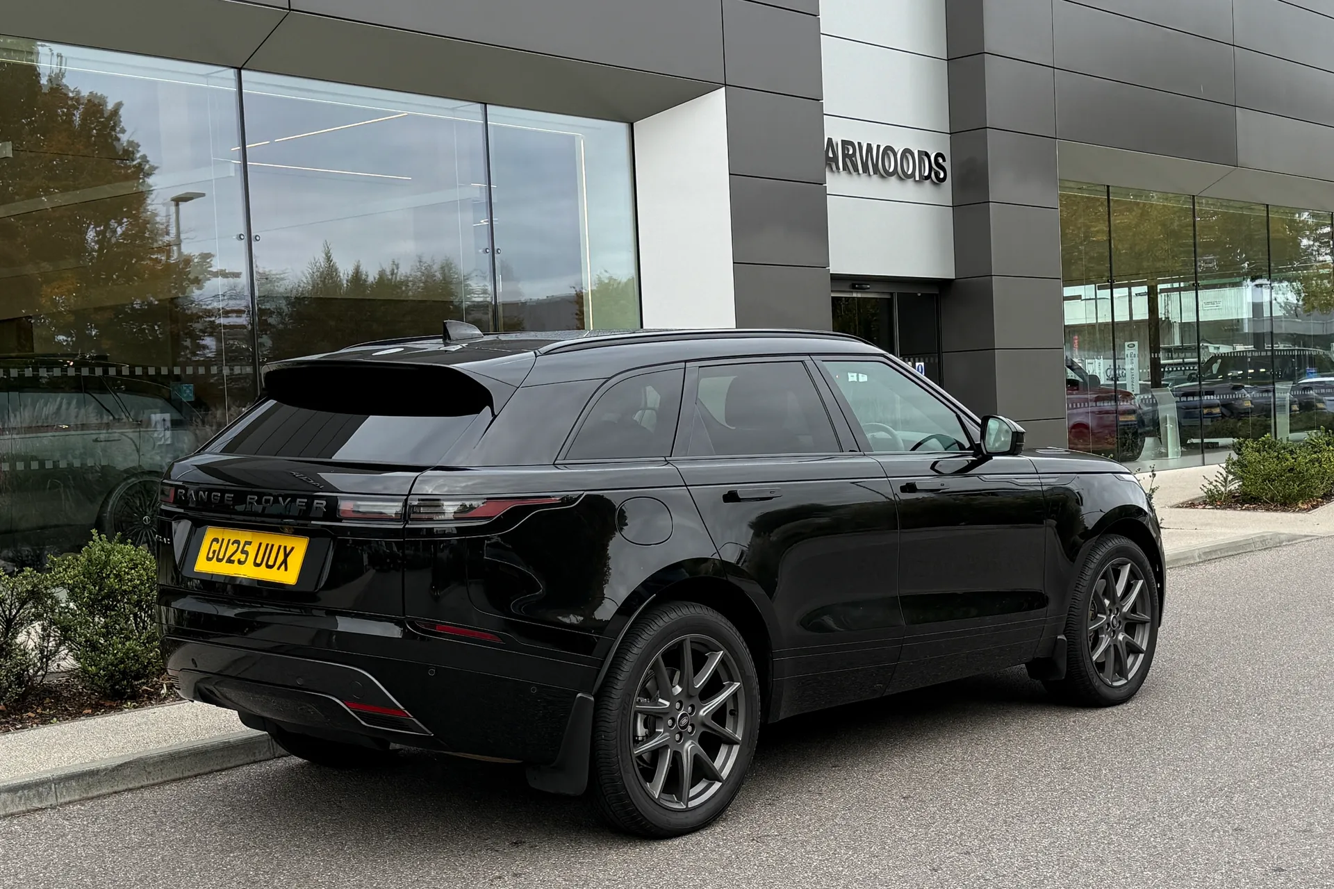 LAND ROVER RANGE ROVER VELAR thumbnail image number 12