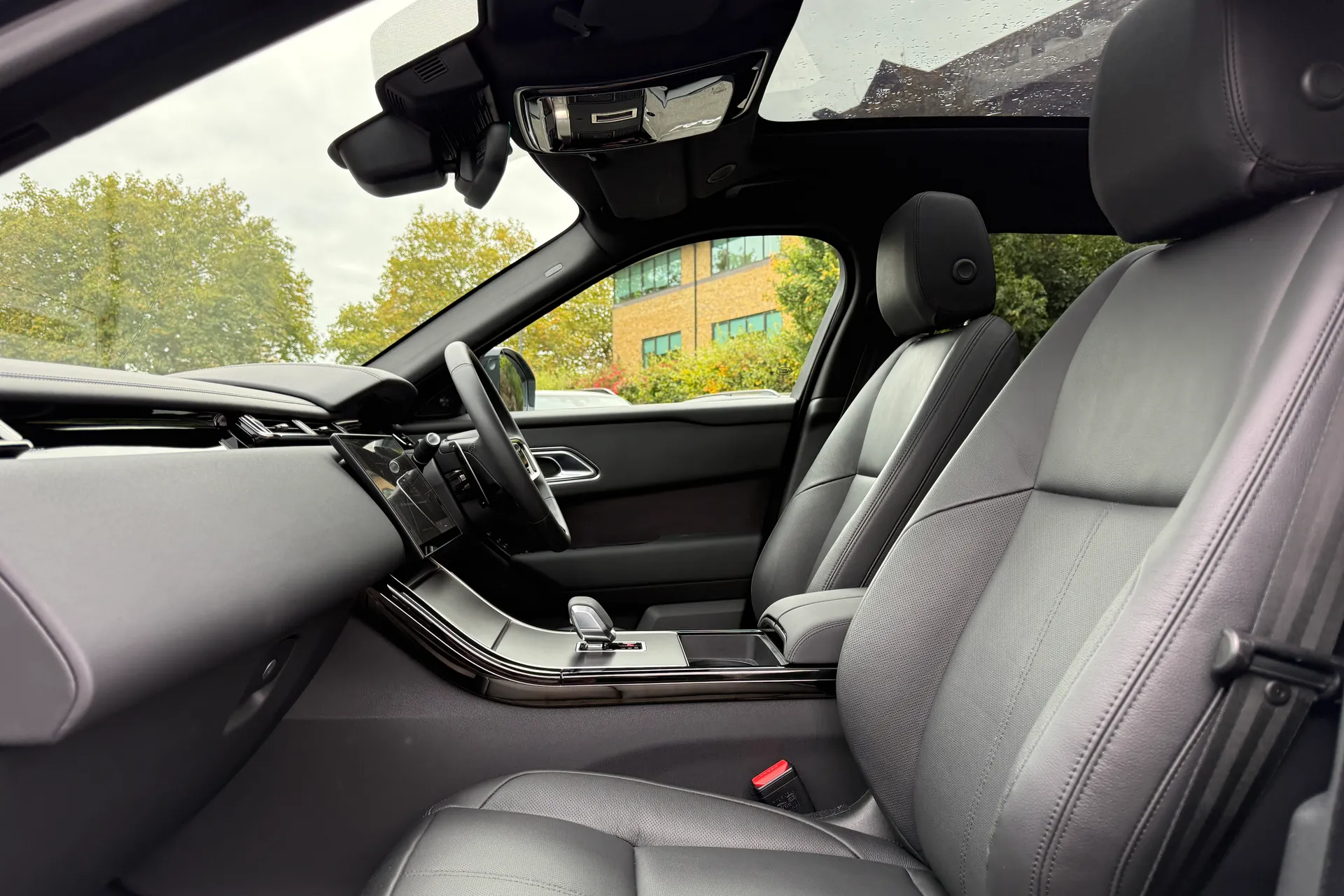 LAND ROVER RANGE ROVER VELAR thumbnail image number 48