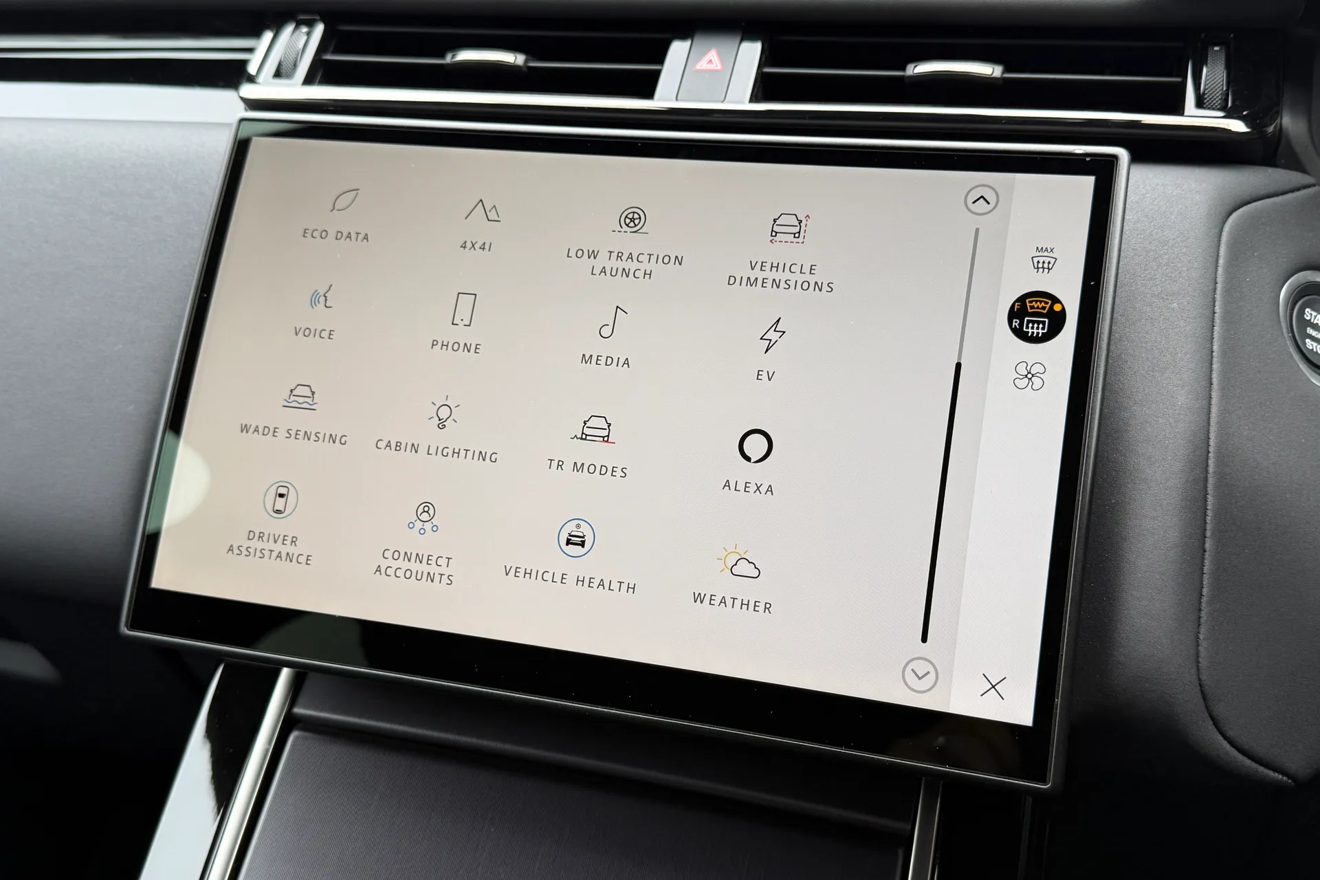 LAND ROVER RANGE ROVER VELAR thumbnail image number 32