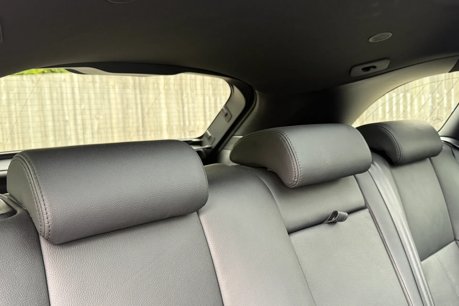 LAND ROVER RANGE ROVER VELAR thumbnail image number 29