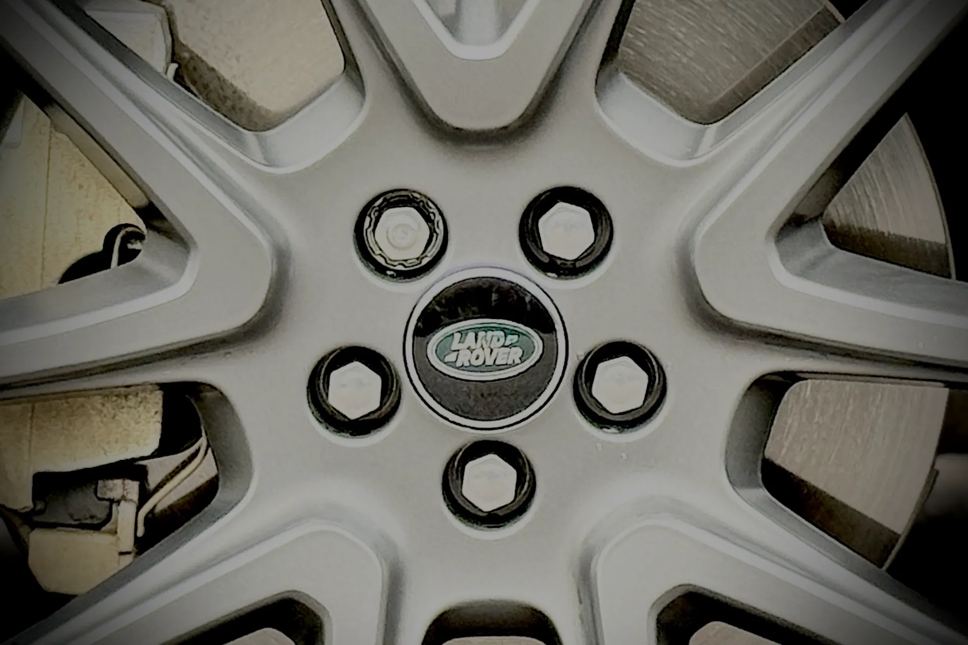 LAND ROVER RANGE ROVER VELAR thumbnail image number 21