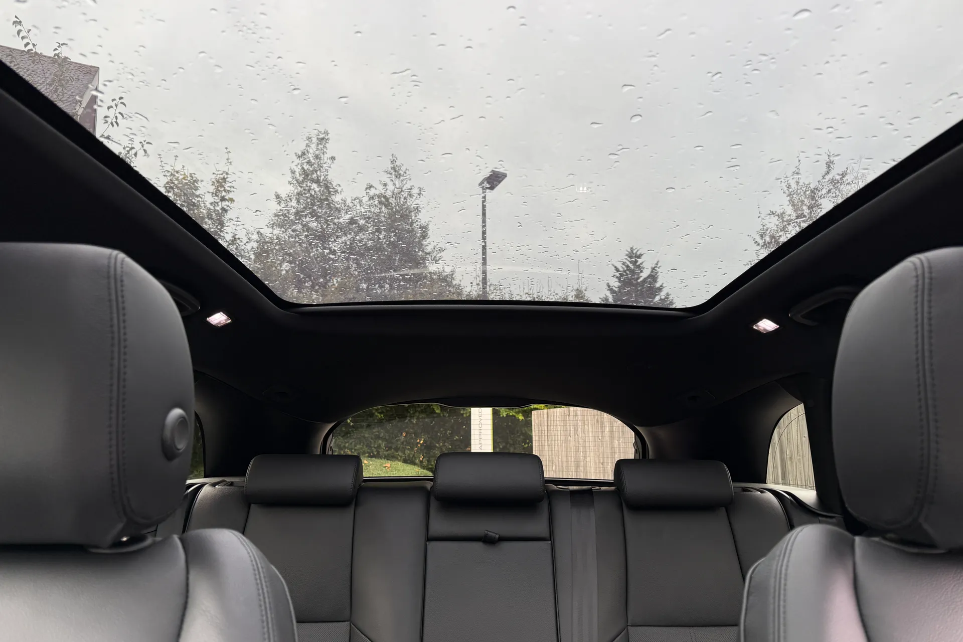 LAND ROVER RANGE ROVER VELAR thumbnail image number 28