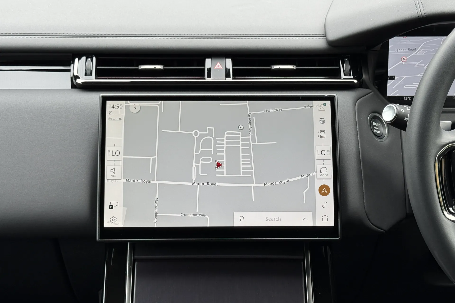 LAND ROVER RANGE ROVER VELAR thumbnail image number 24