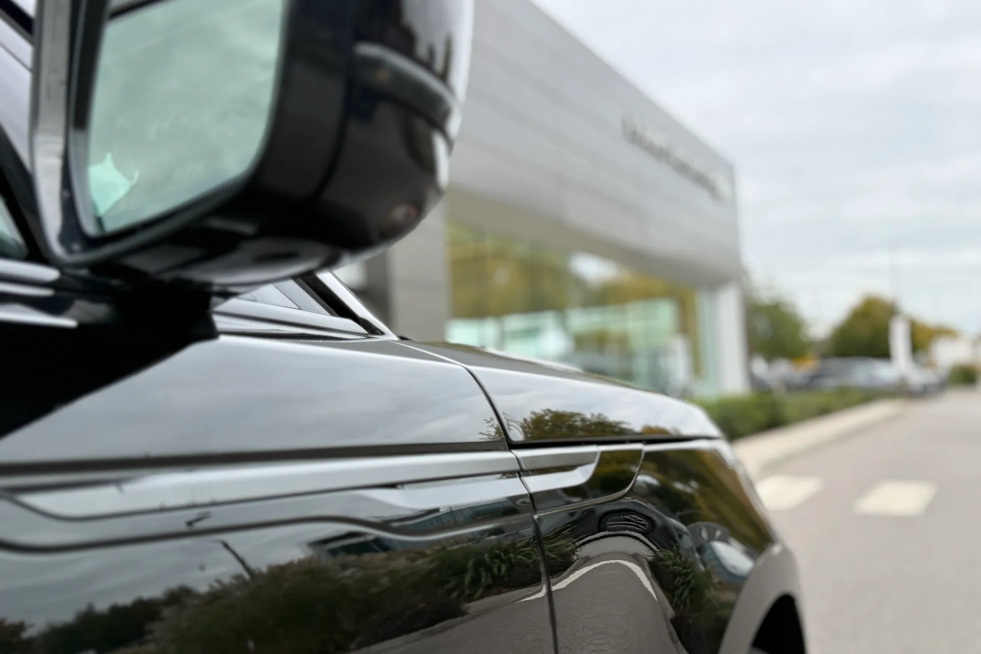 LAND ROVER RANGE ROVER VELAR thumbnail image number 15