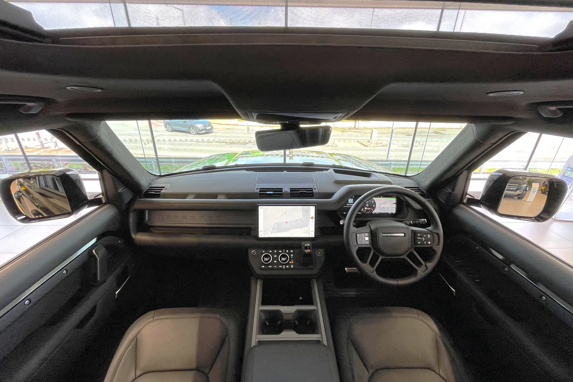LAND ROVER Defender 110 thumbnail image number 2