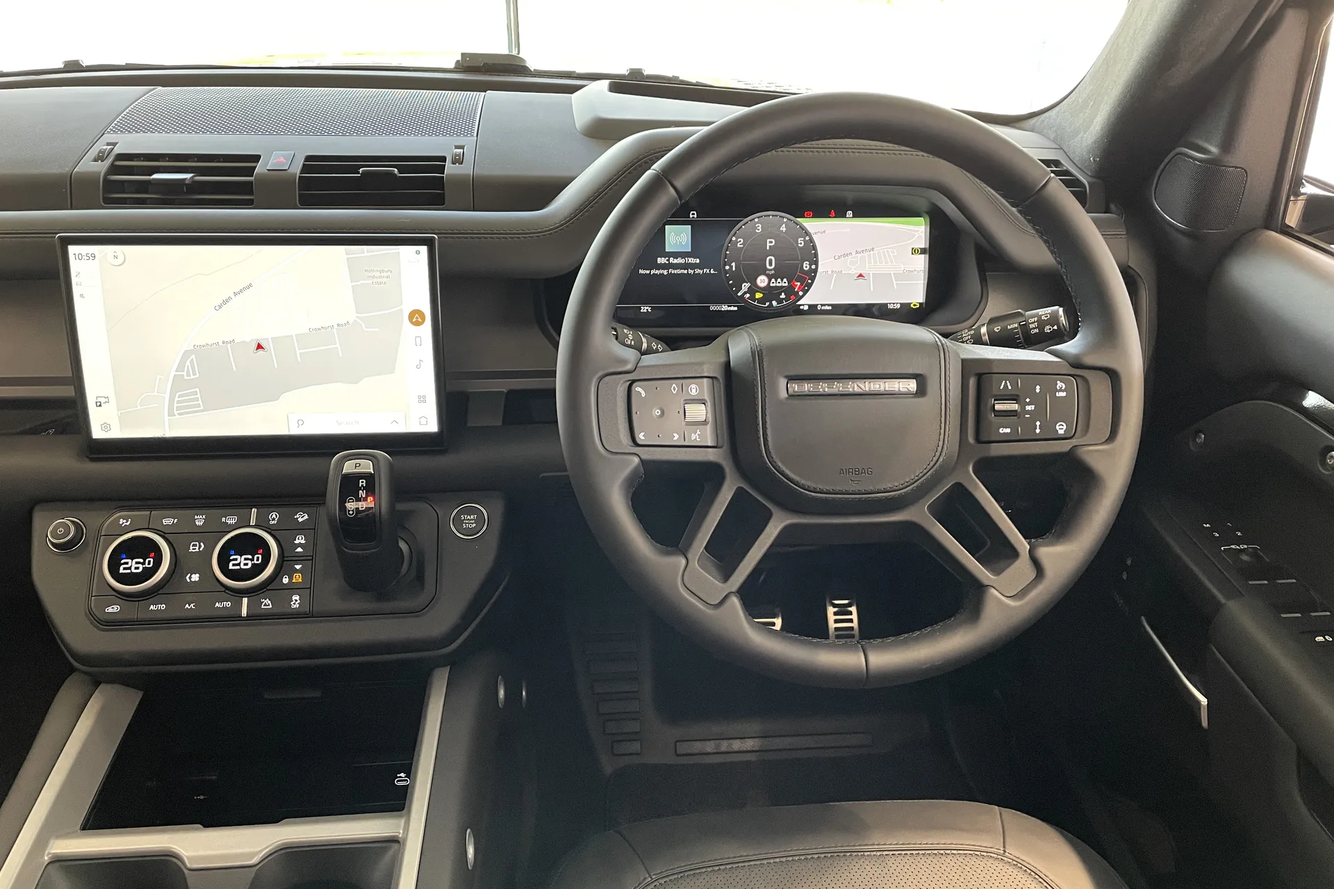 LAND ROVER Defender 110 thumbnail image number 32