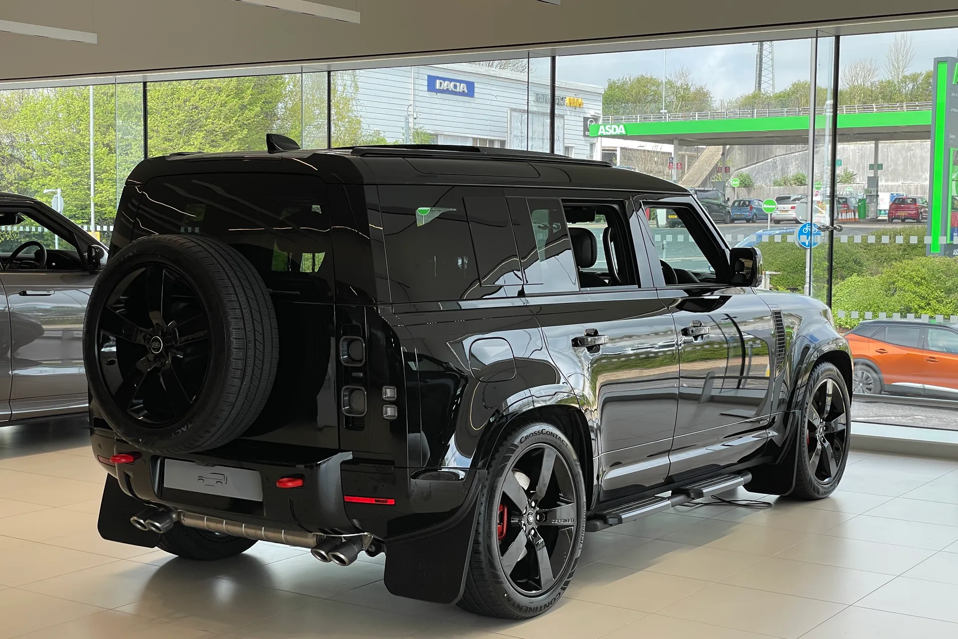 LAND ROVER Defender 110 thumbnail image number 8