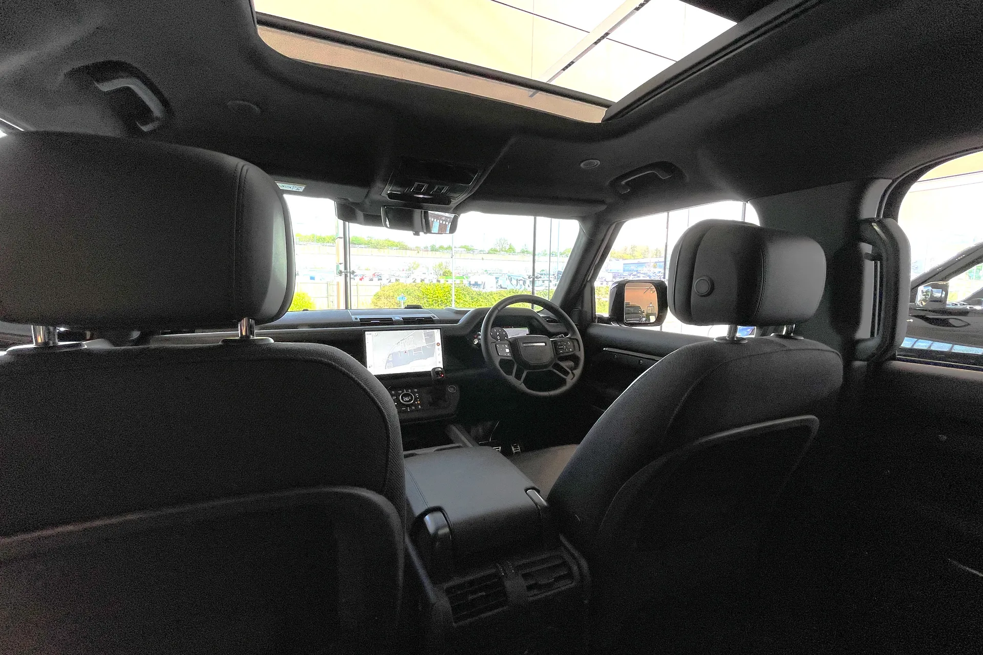 LAND ROVER Defender 110 thumbnail image number 29