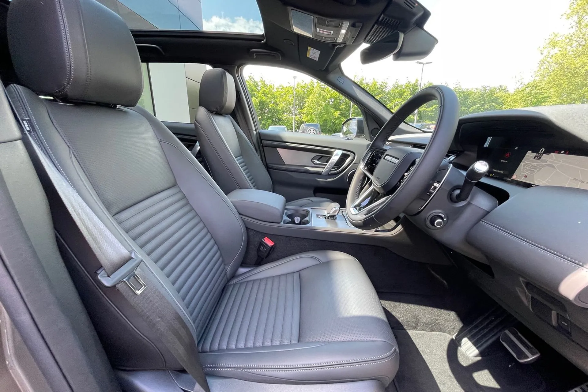 LAND ROVER DISCOVERY SPORT thumbnail image number 9