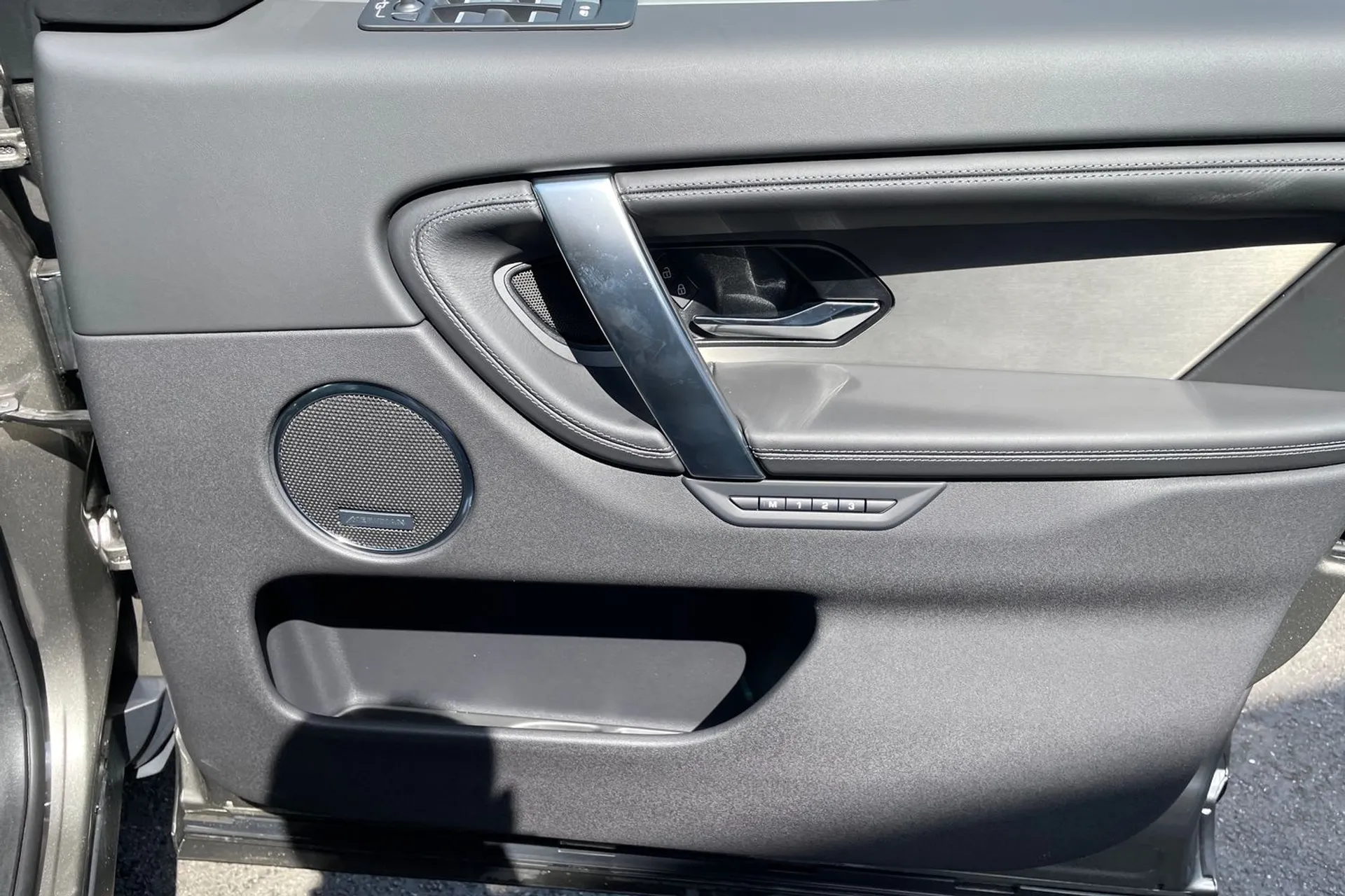 LAND ROVER DISCOVERY SPORT thumbnail image number 58