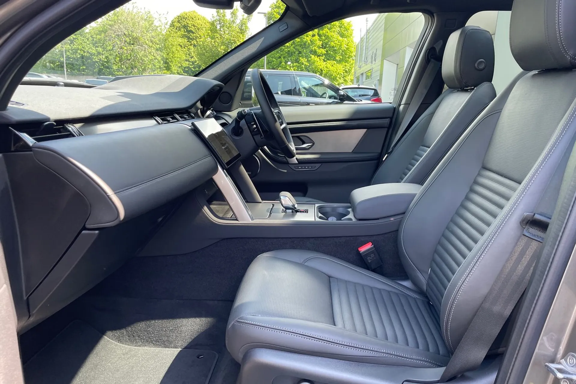 LAND ROVER DISCOVERY SPORT thumbnail image number 10
