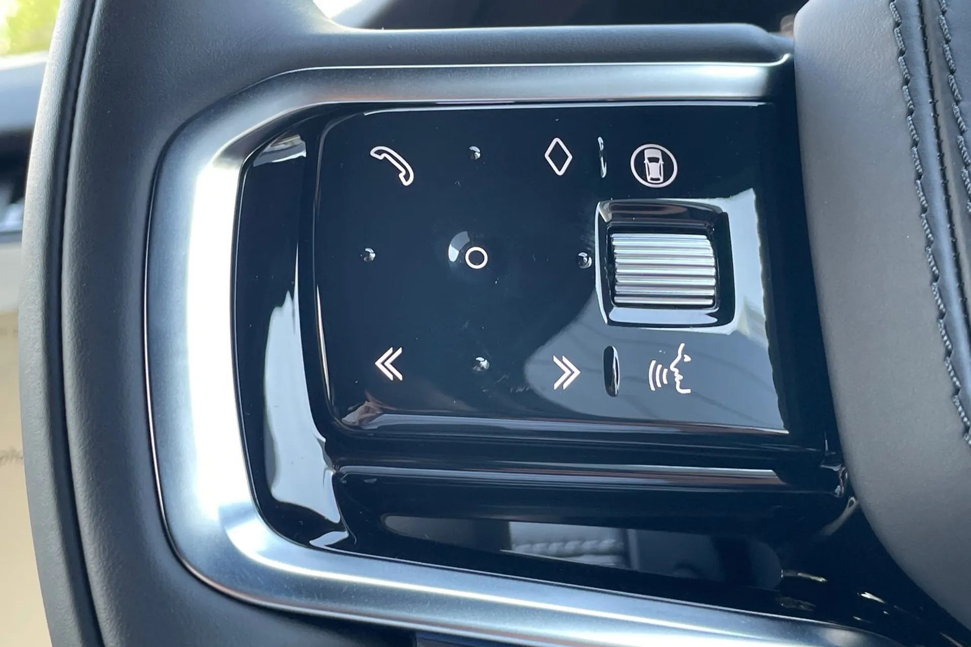 LAND ROVER DISCOVERY SPORT thumbnail image number 27