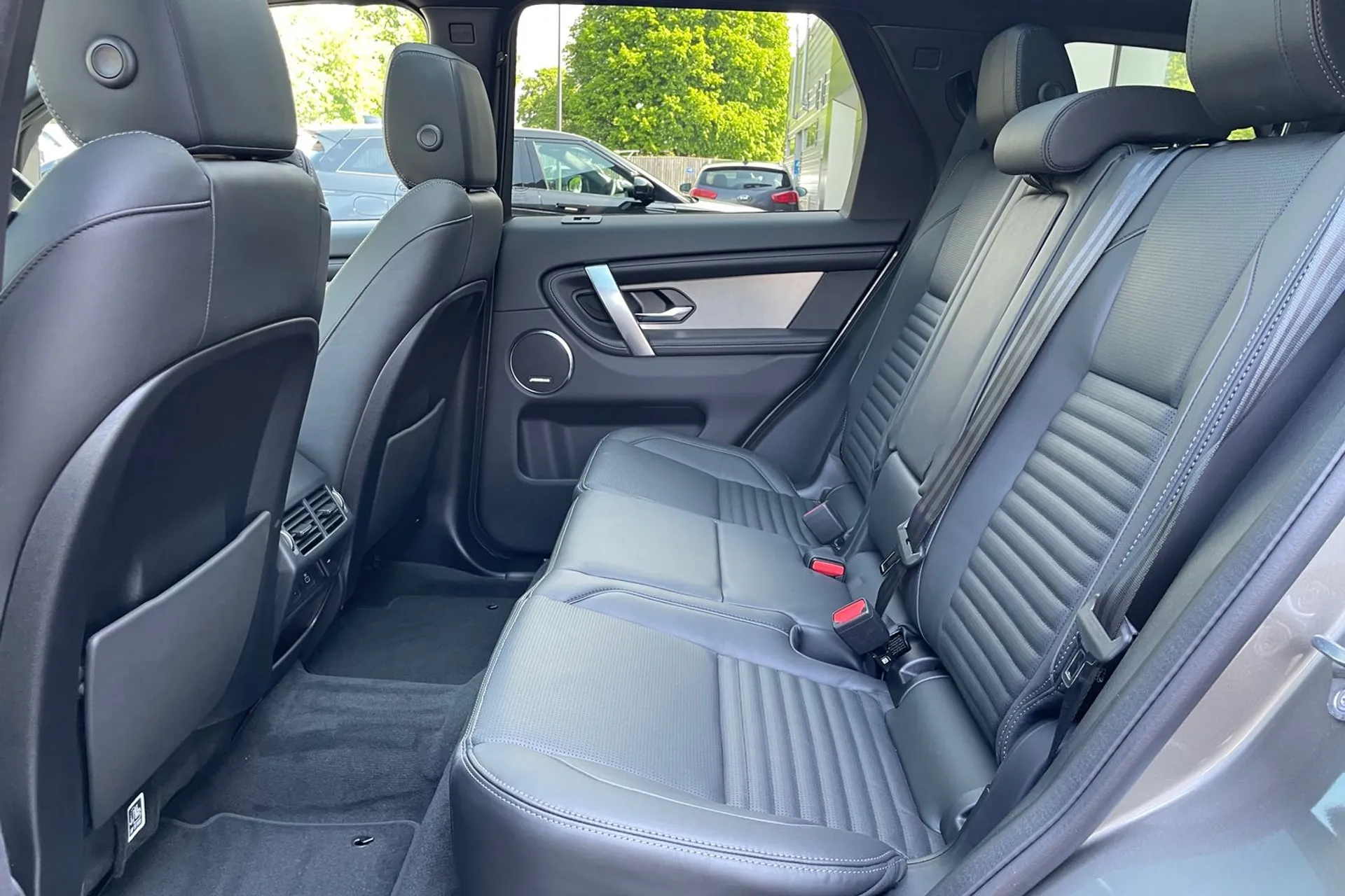 LAND ROVER DISCOVERY SPORT thumbnail image number 56