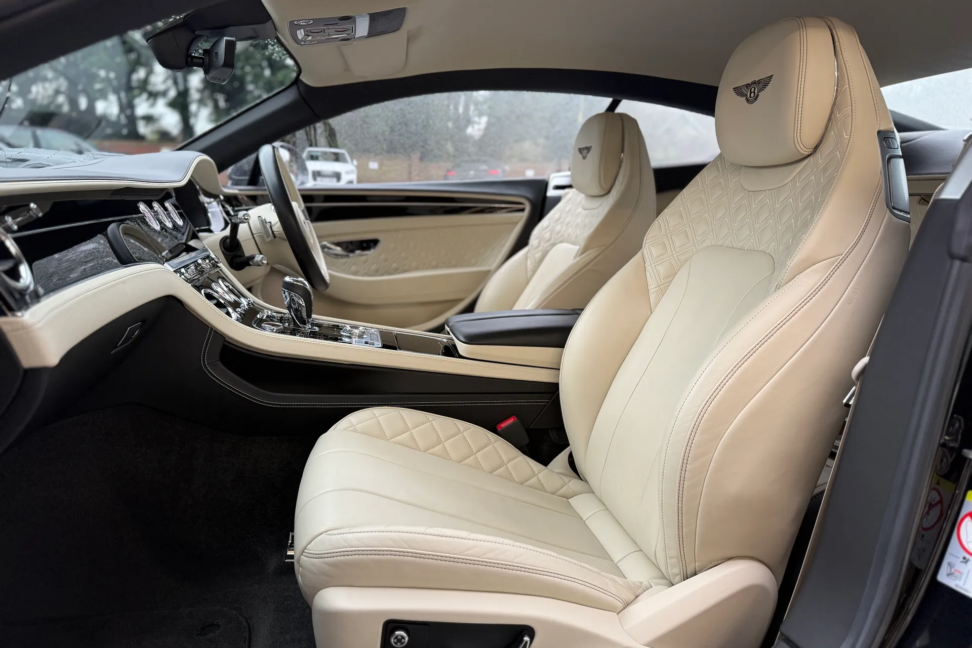 Bentley CONTINENTAL GT thumbnail image number 24