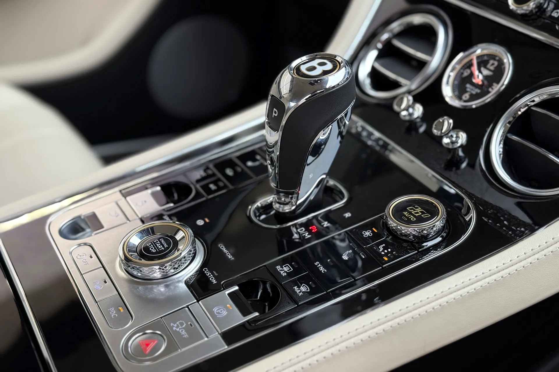 Bentley CONTINENTAL GT thumbnail image number 23