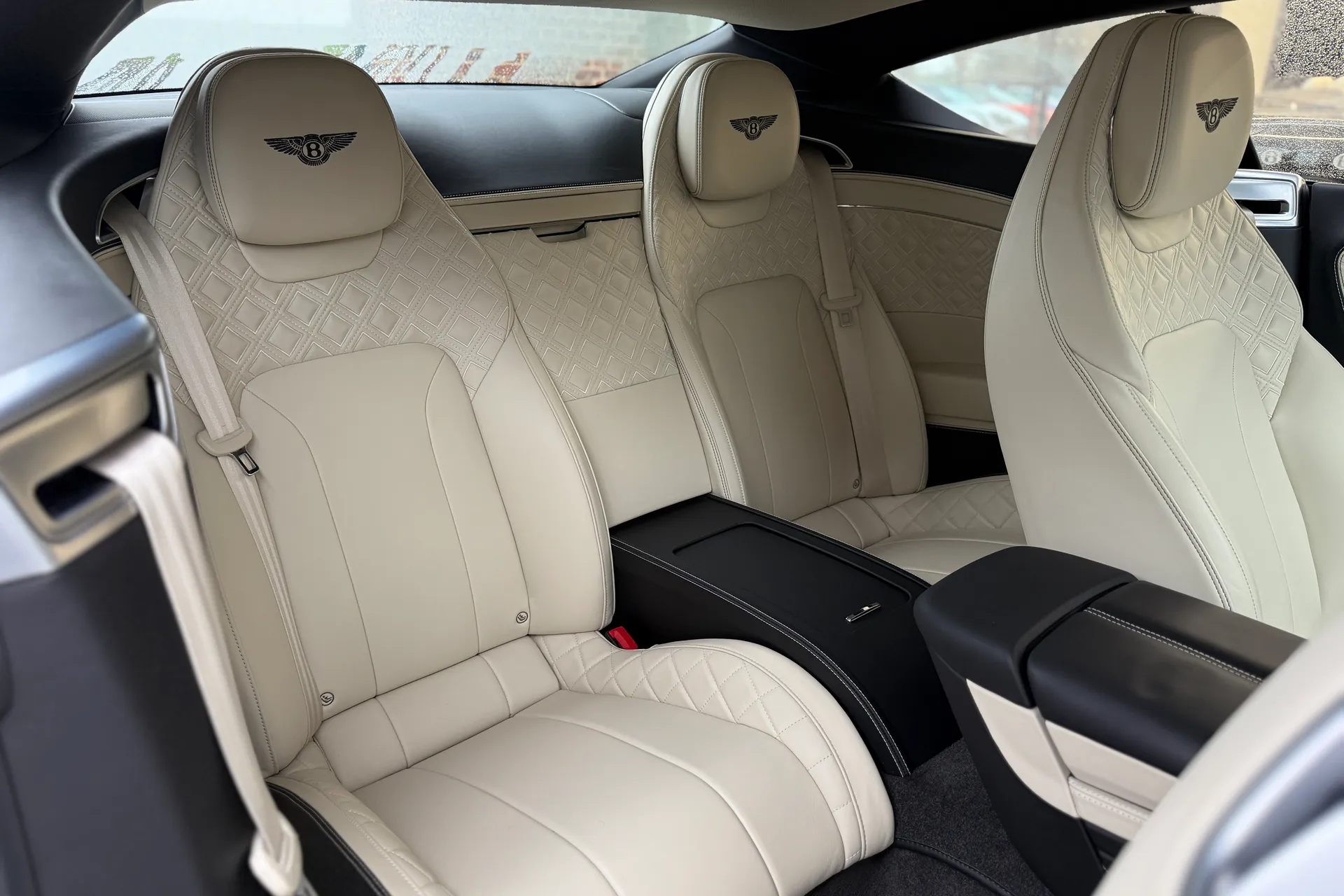 Bentley CONTINENTAL GT thumbnail image number 17