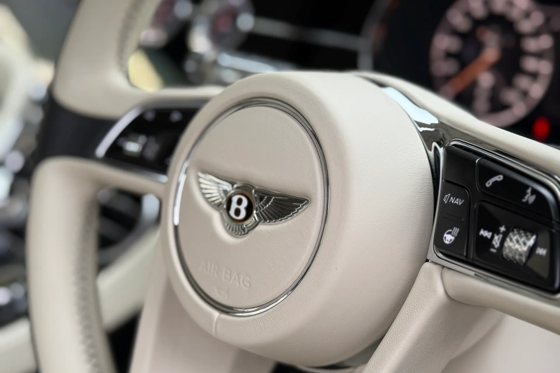 Bentley CONTINENTAL GT thumbnail image number 22