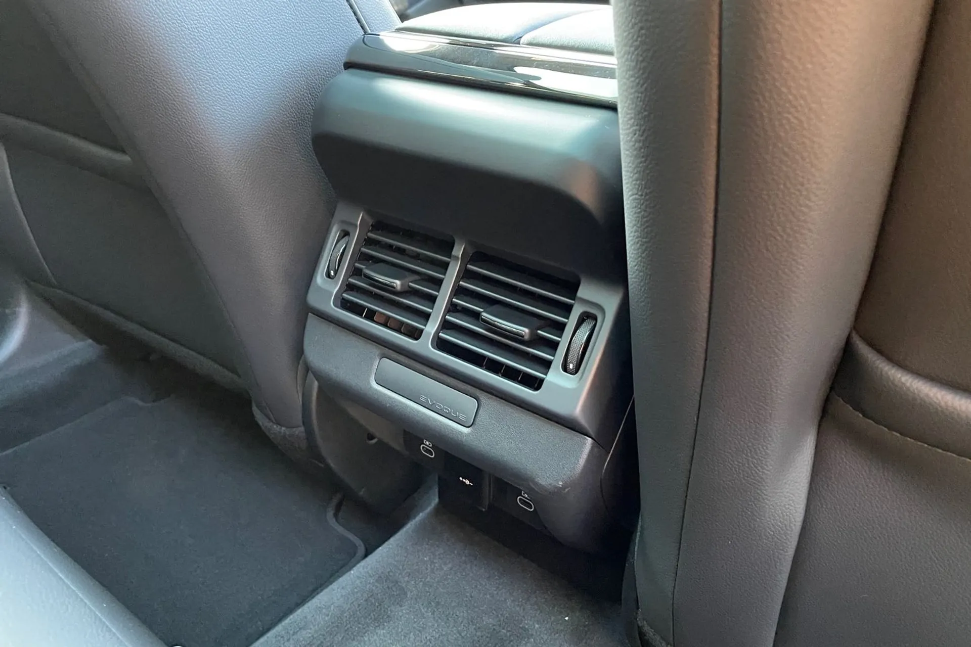 LAND ROVER RANGE ROVER EVOQUE thumbnail image number 37