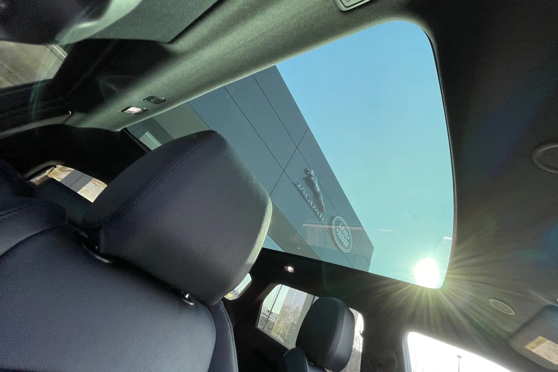 LAND ROVER RANGE ROVER EVOQUE thumbnail image number 38