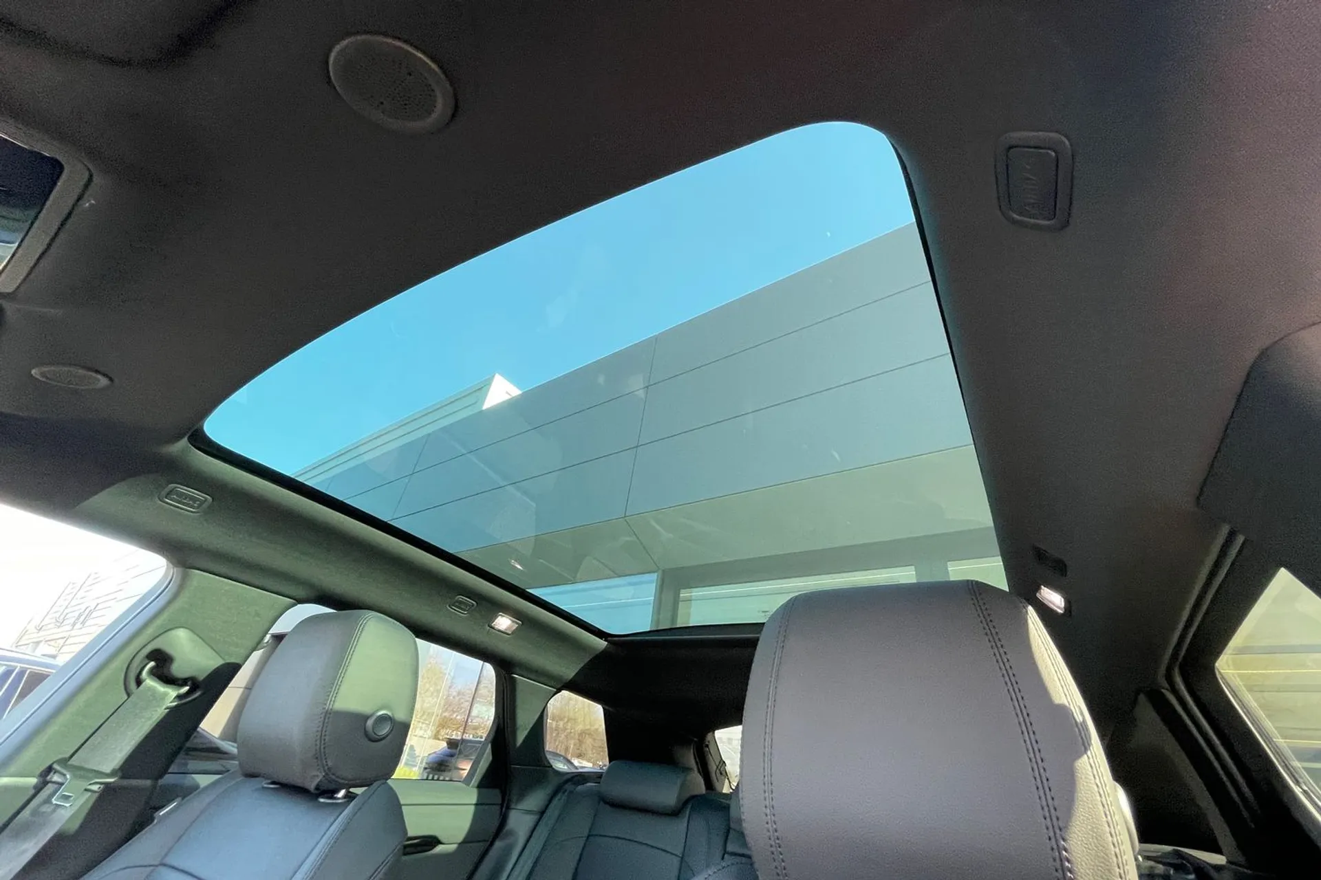 LAND ROVER RANGE ROVER EVOQUE thumbnail image number 5