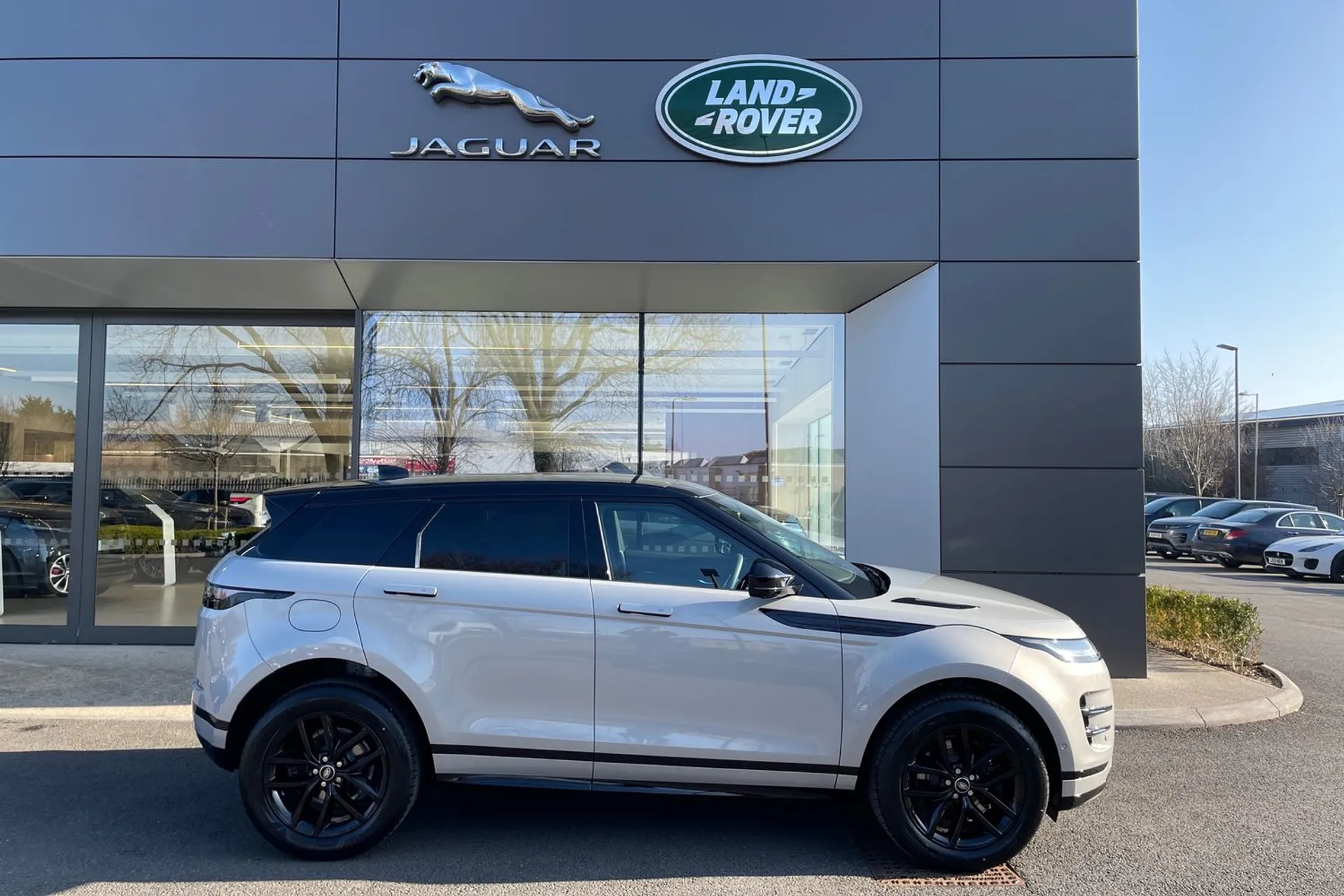 LAND ROVER RANGE ROVER EVOQUE thumbnail image number 2
