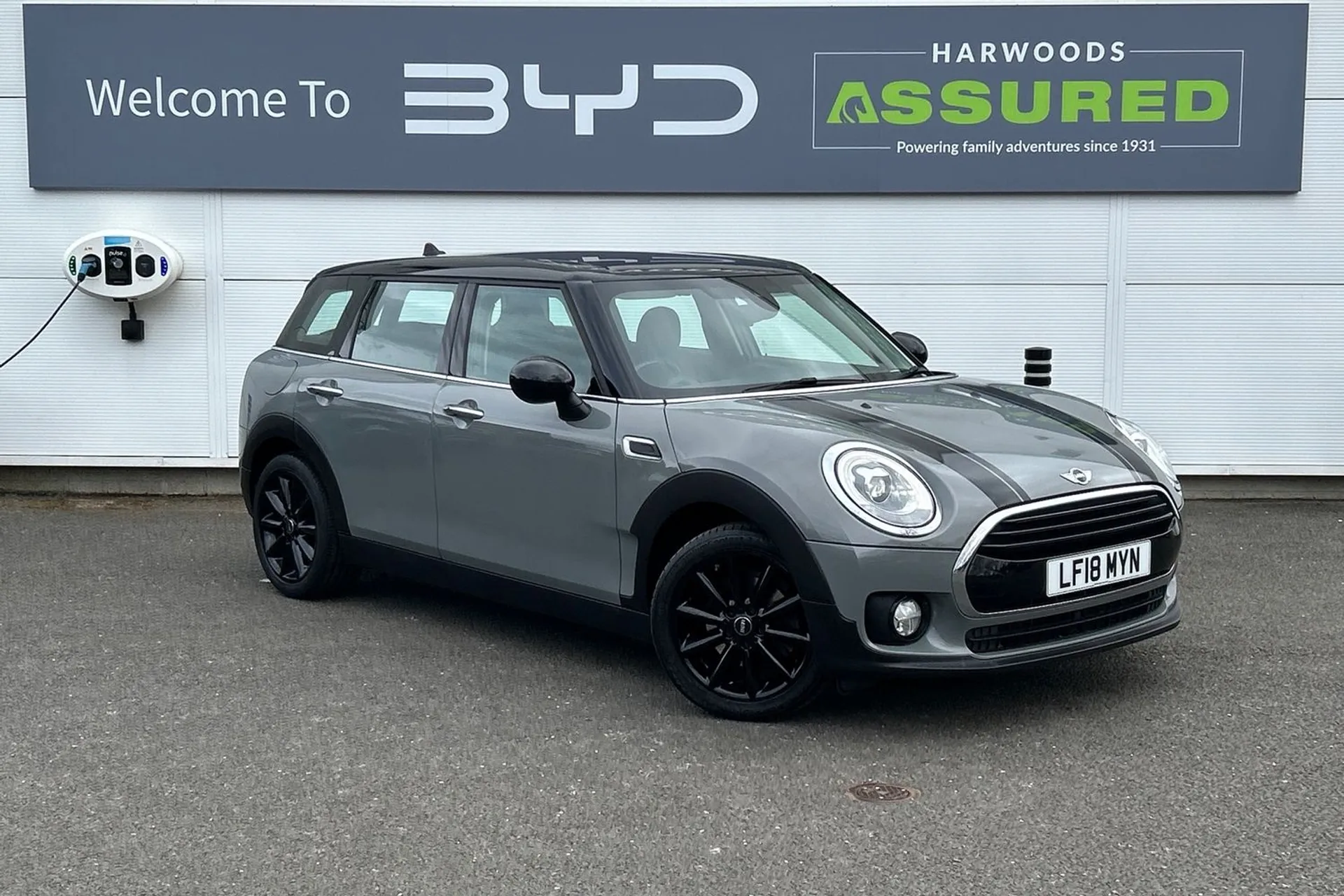 MINI CLUBMAN focused image