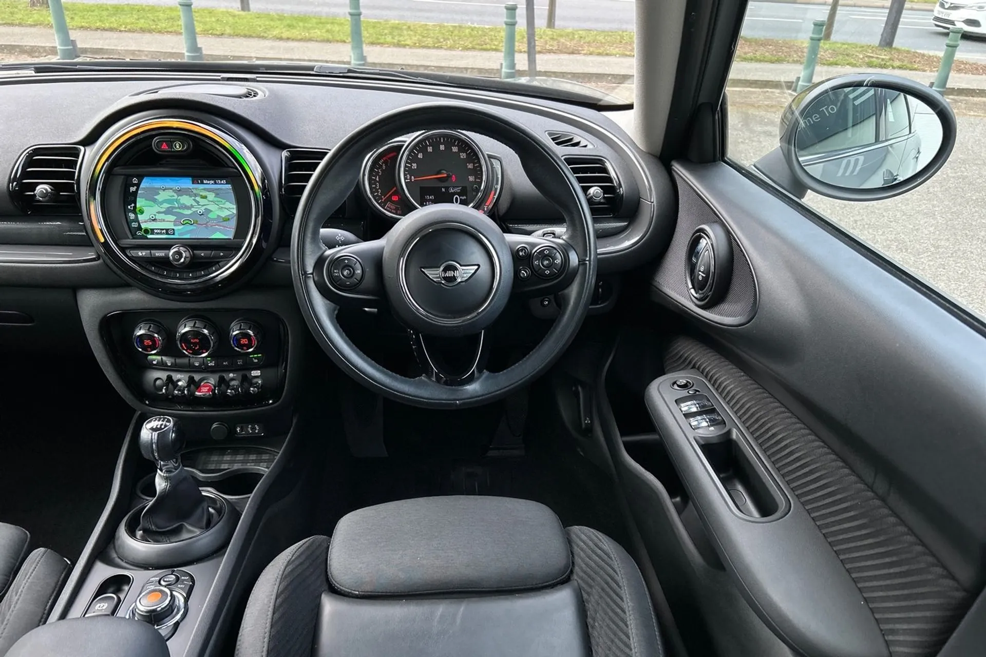 MINI CLUBMAN thumbnail image number 42