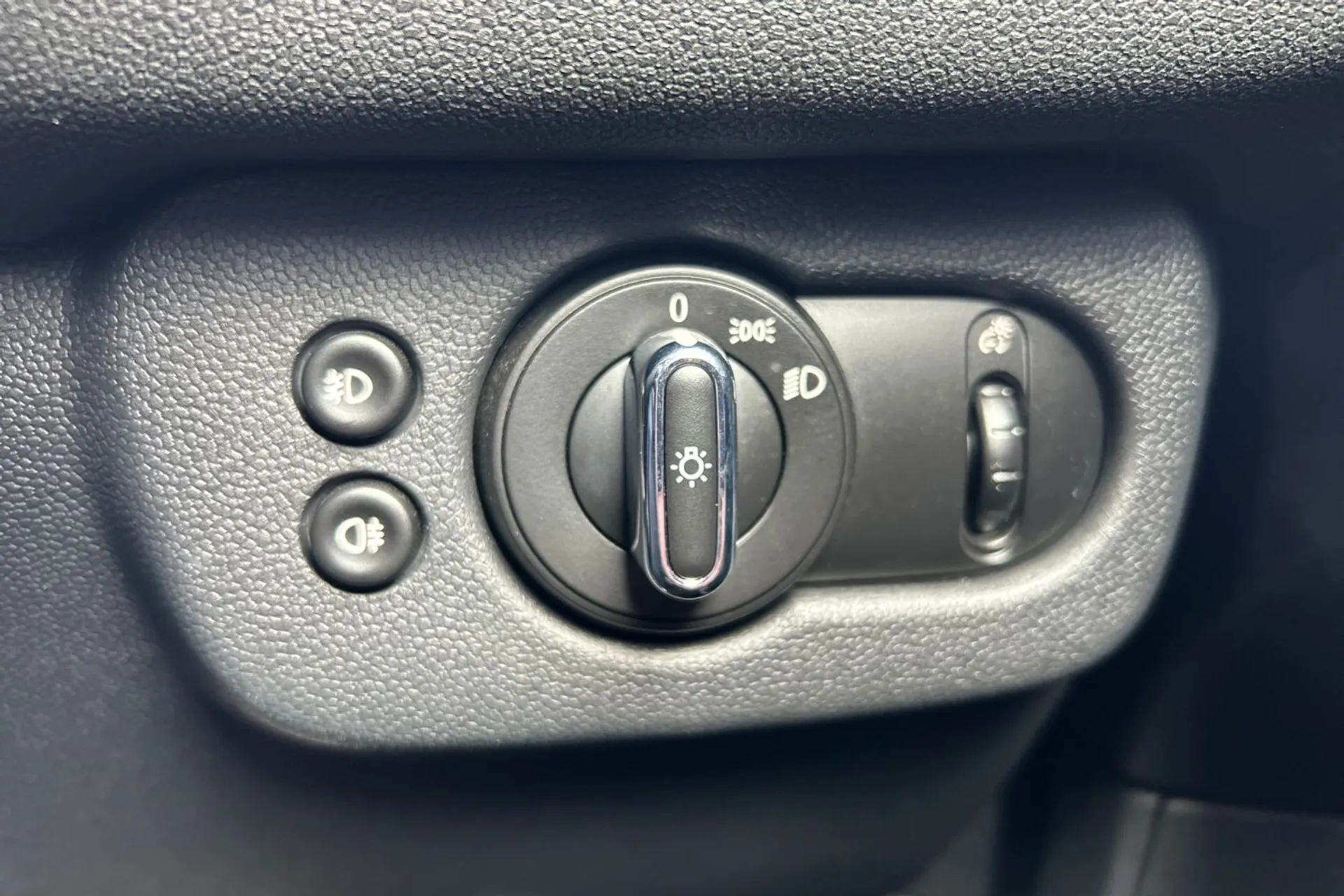 MINI CLUBMAN thumbnail image number 61