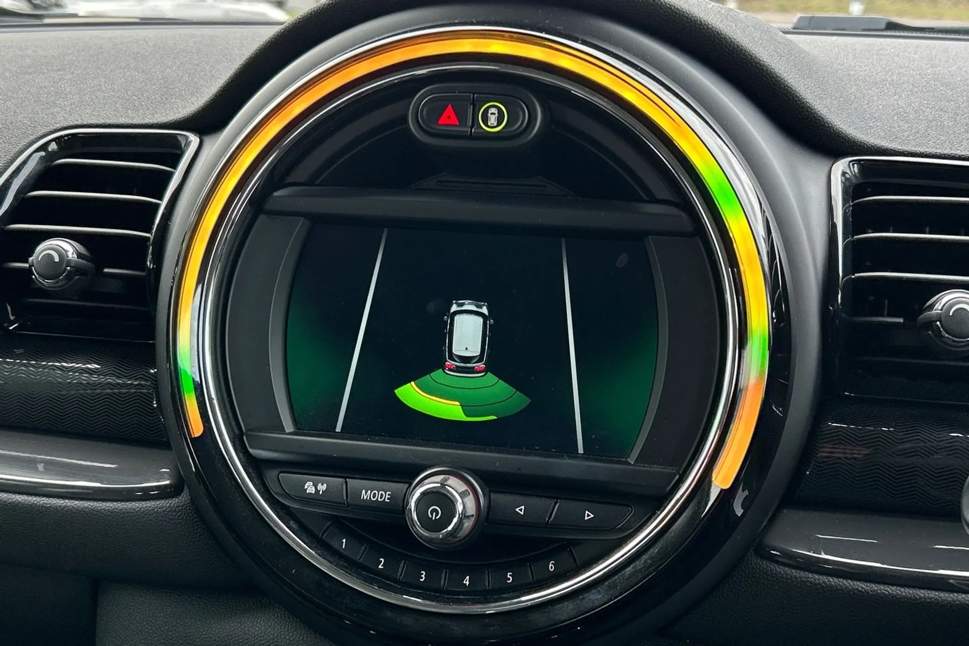 MINI CLUBMAN thumbnail image number 5