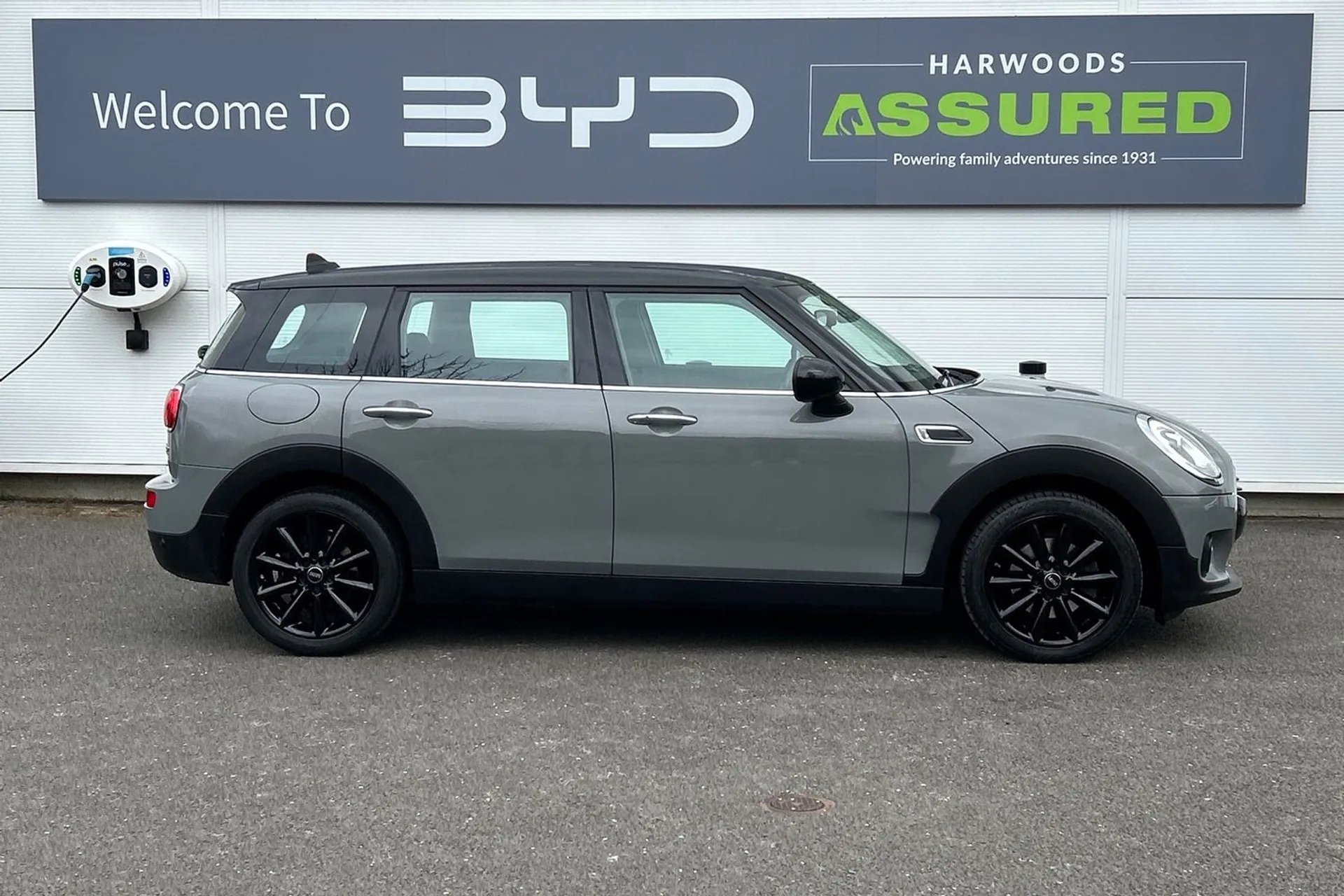MINI CLUBMAN thumbnail image number 2