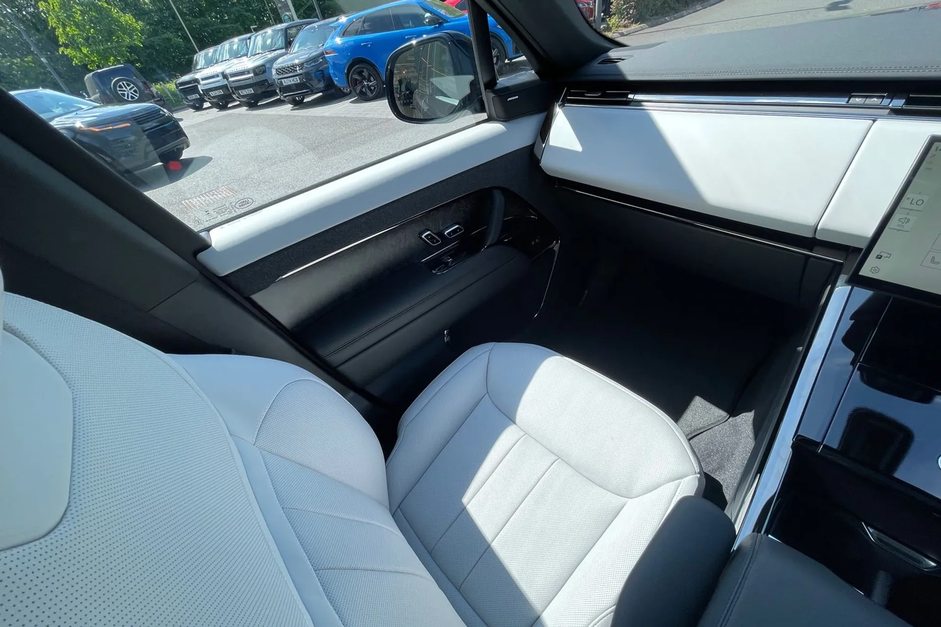 LAND ROVER RANGE ROVER SPORT thumbnail image number 13