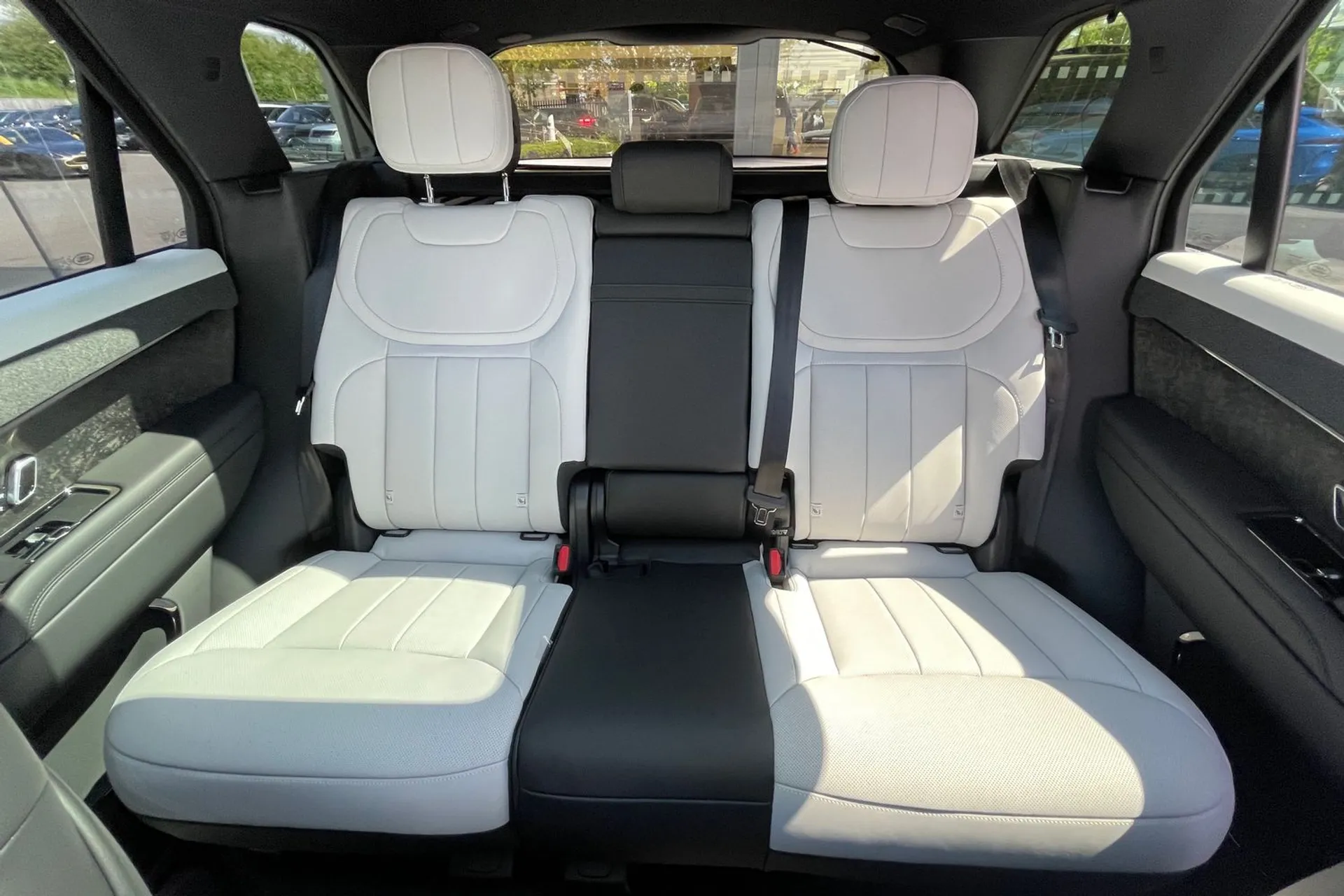 LAND ROVER RANGE ROVER SPORT thumbnail image number 11
