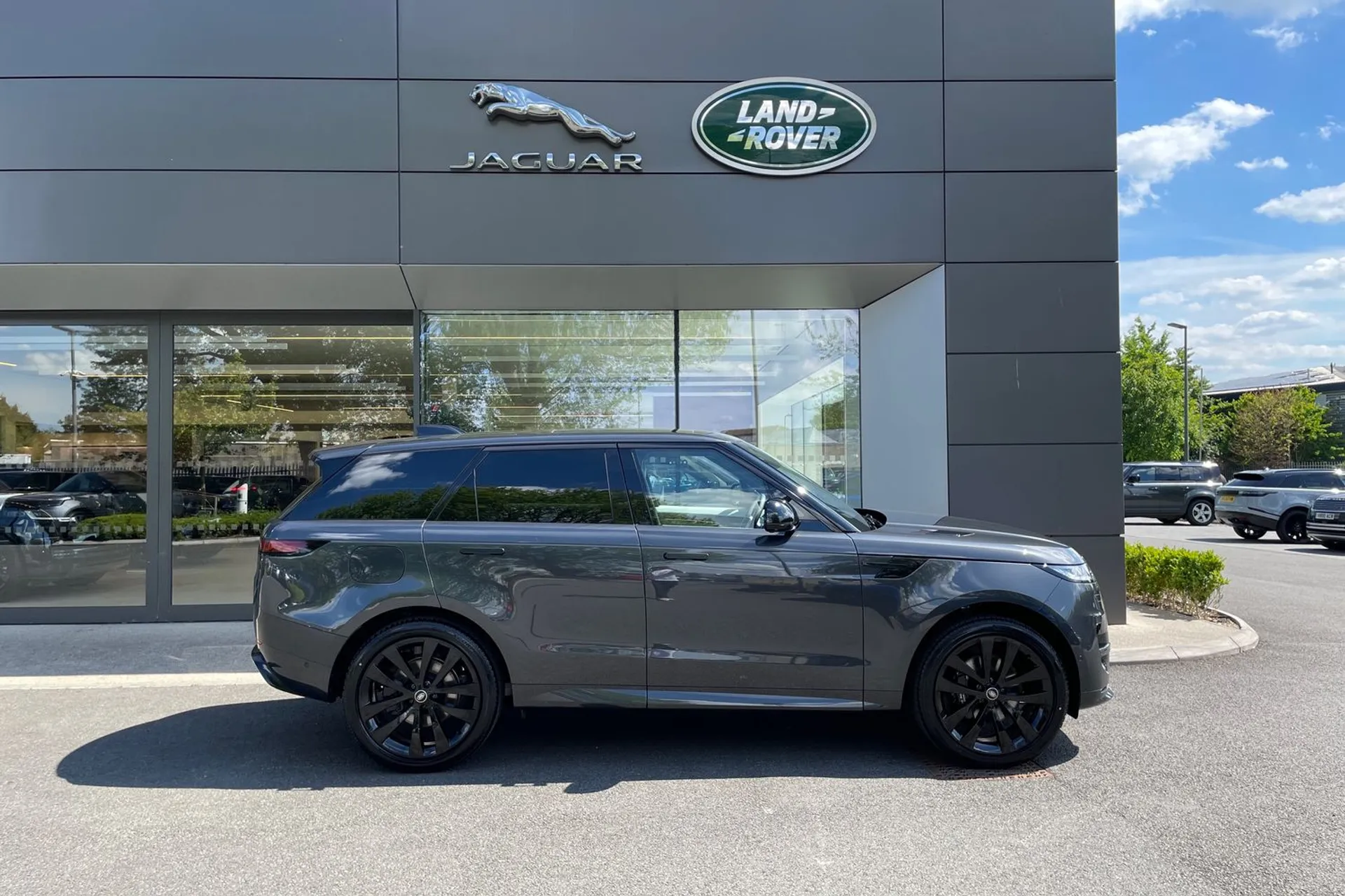LAND ROVER RANGE ROVER SPORT thumbnail image number 2