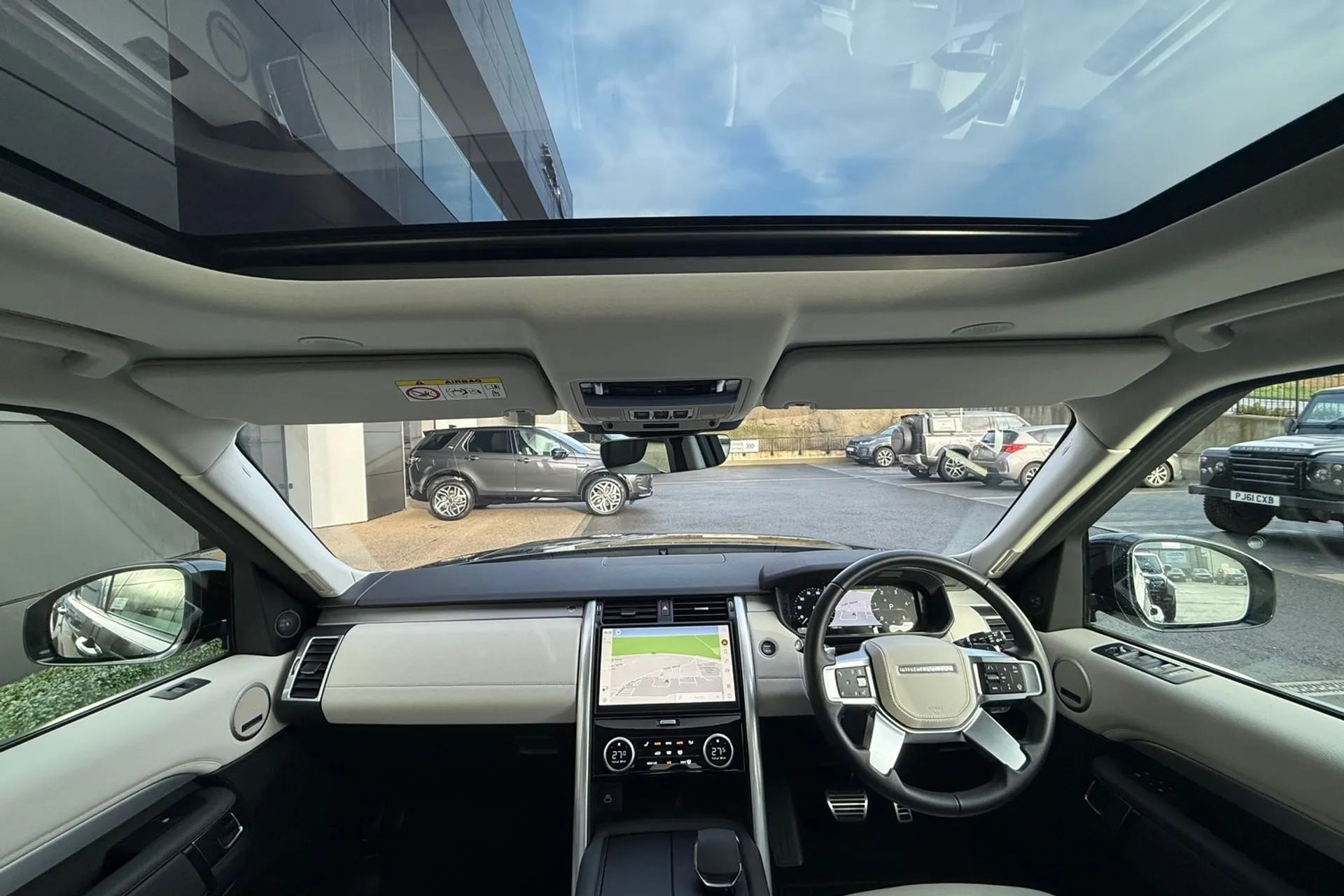 LAND ROVER DISCOVERY thumbnail image number 3