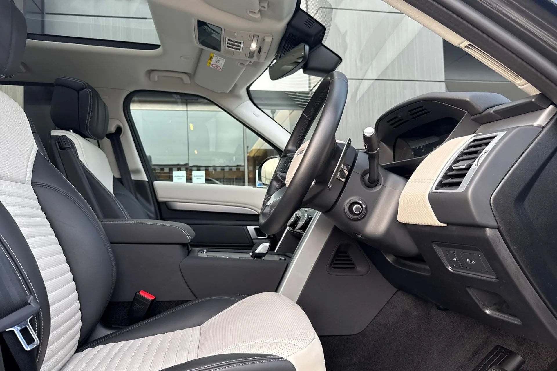 LAND ROVER DISCOVERY thumbnail image number 17