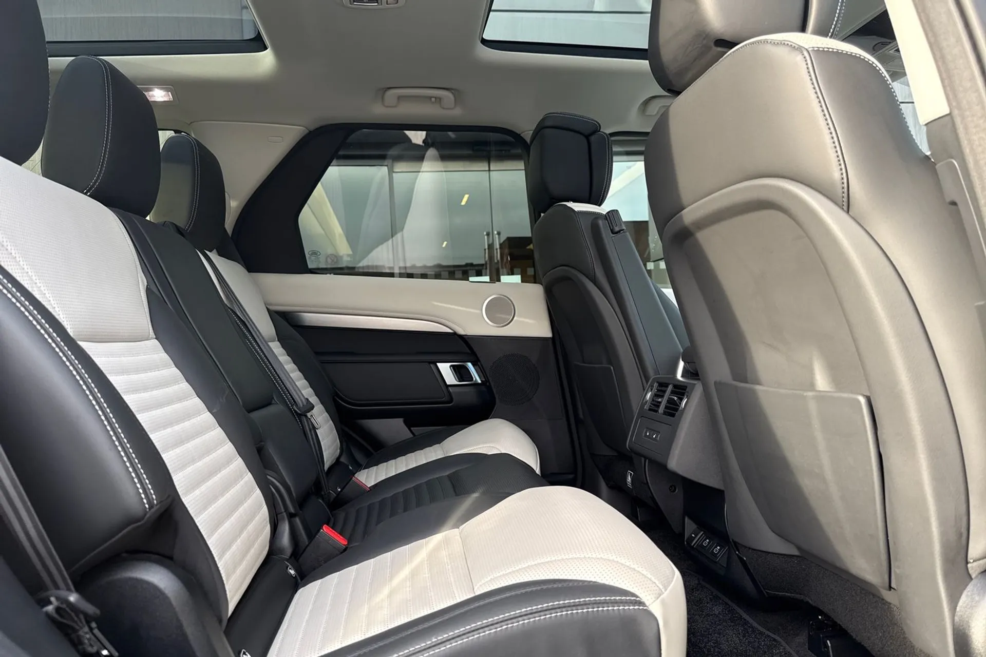 LAND ROVER DISCOVERY thumbnail image number 36