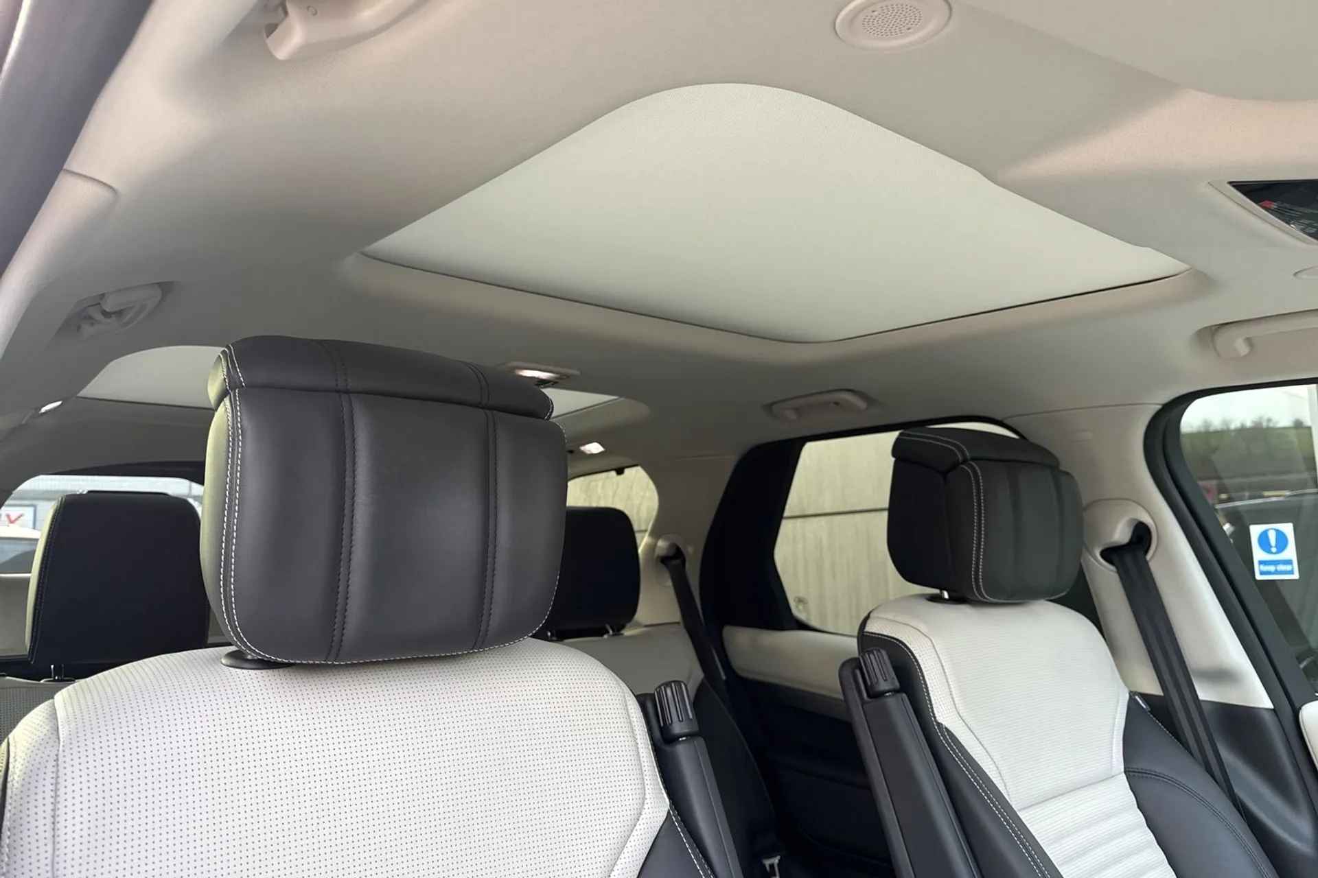 LAND ROVER DISCOVERY thumbnail image number 8