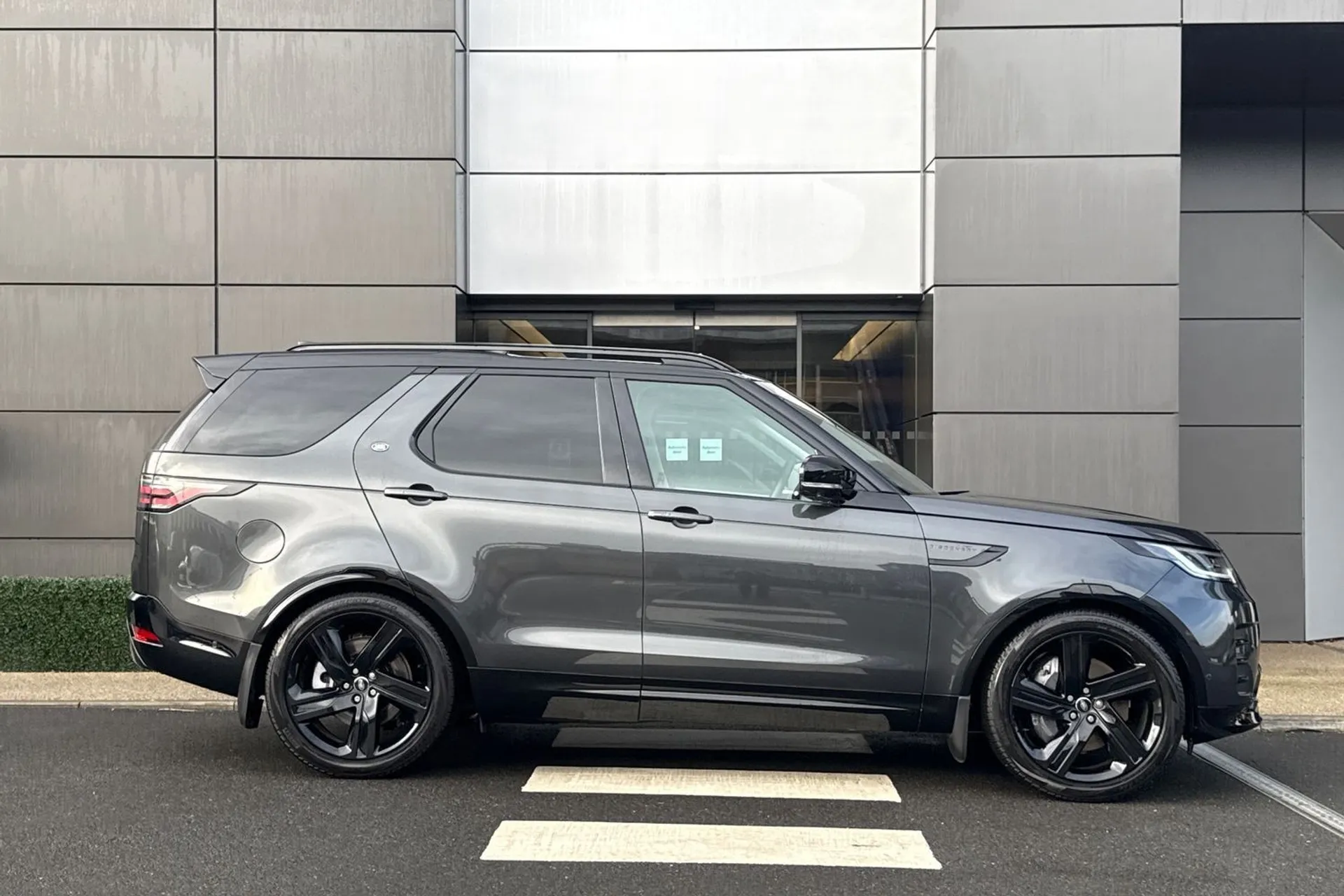 LAND ROVER DISCOVERY thumbnail image number 2