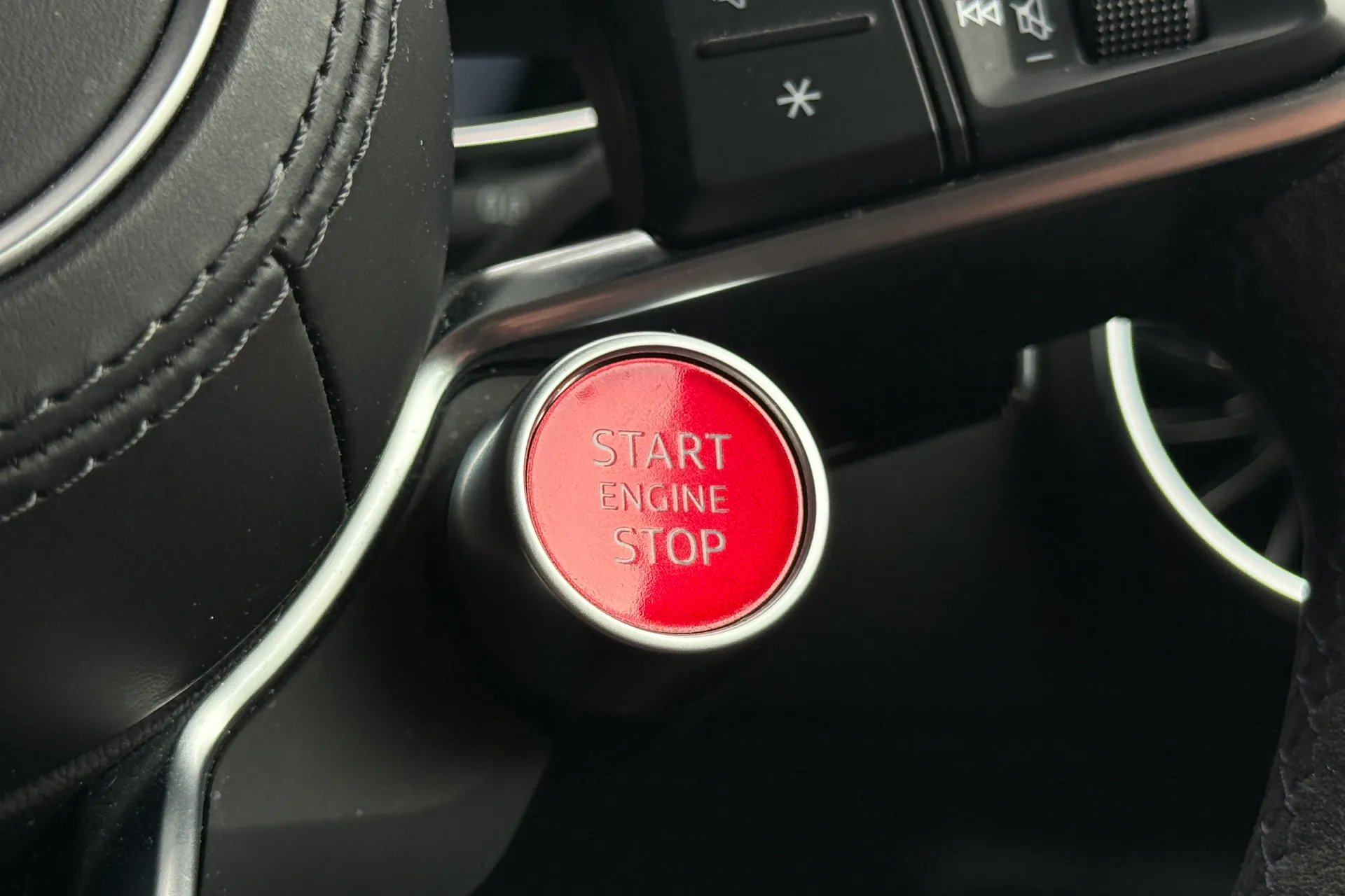 Audi TT thumbnail image number 37