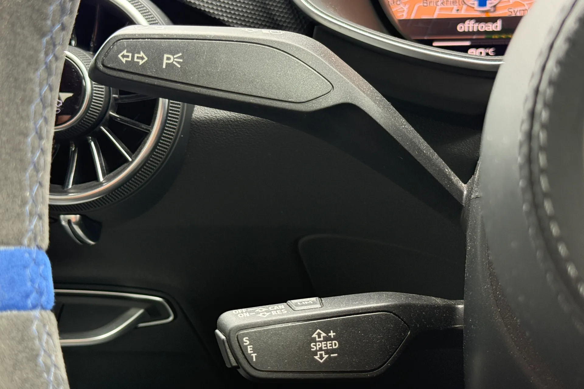 Audi TT thumbnail image number 42